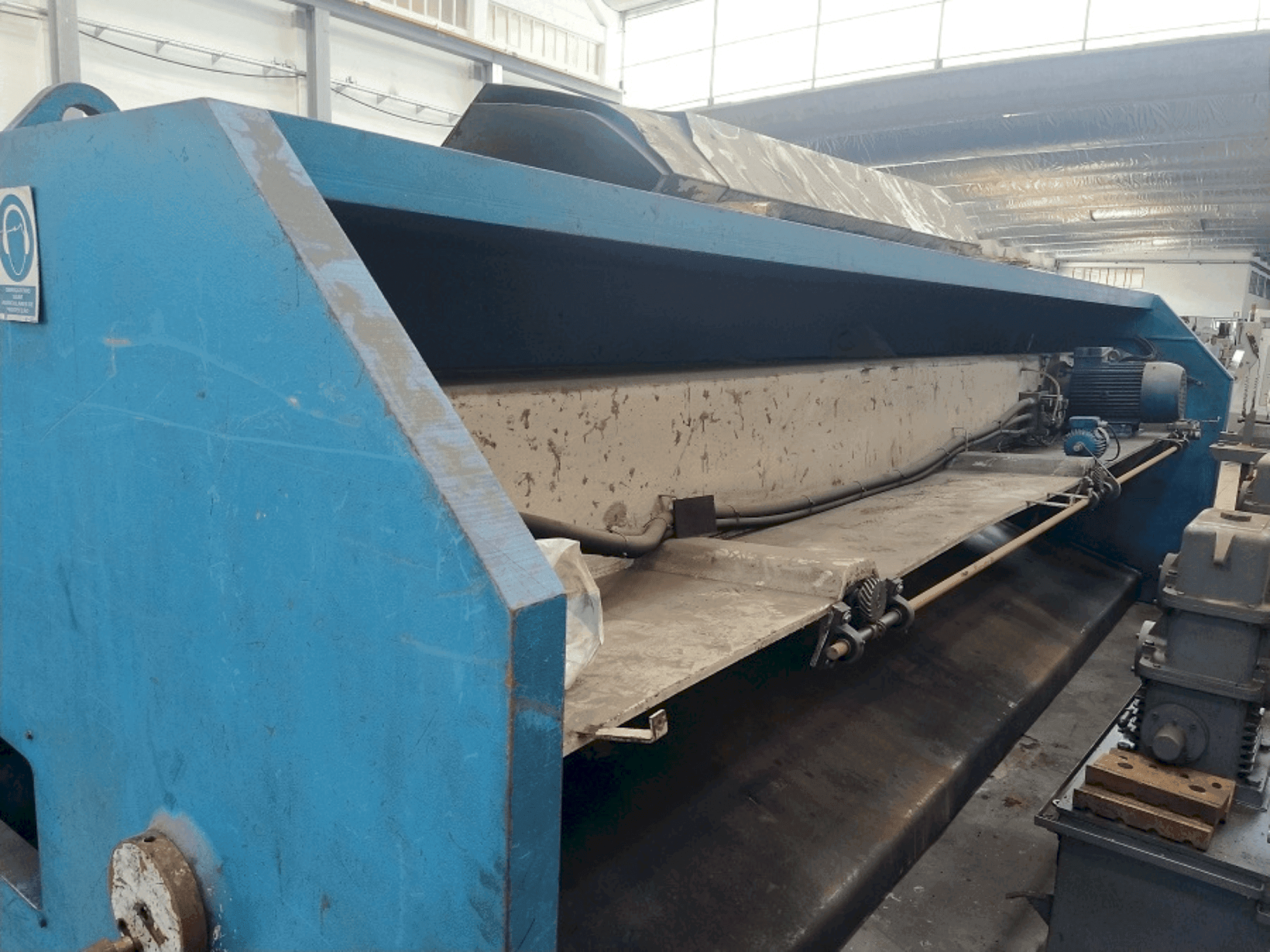 Frontansicht der JORDI CH 6100 - 10  Maschine