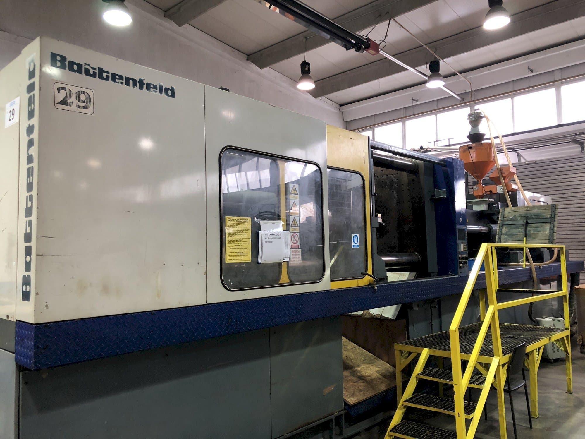 Frontansicht der Battenfeld BA-T 6500/6300  Maschine