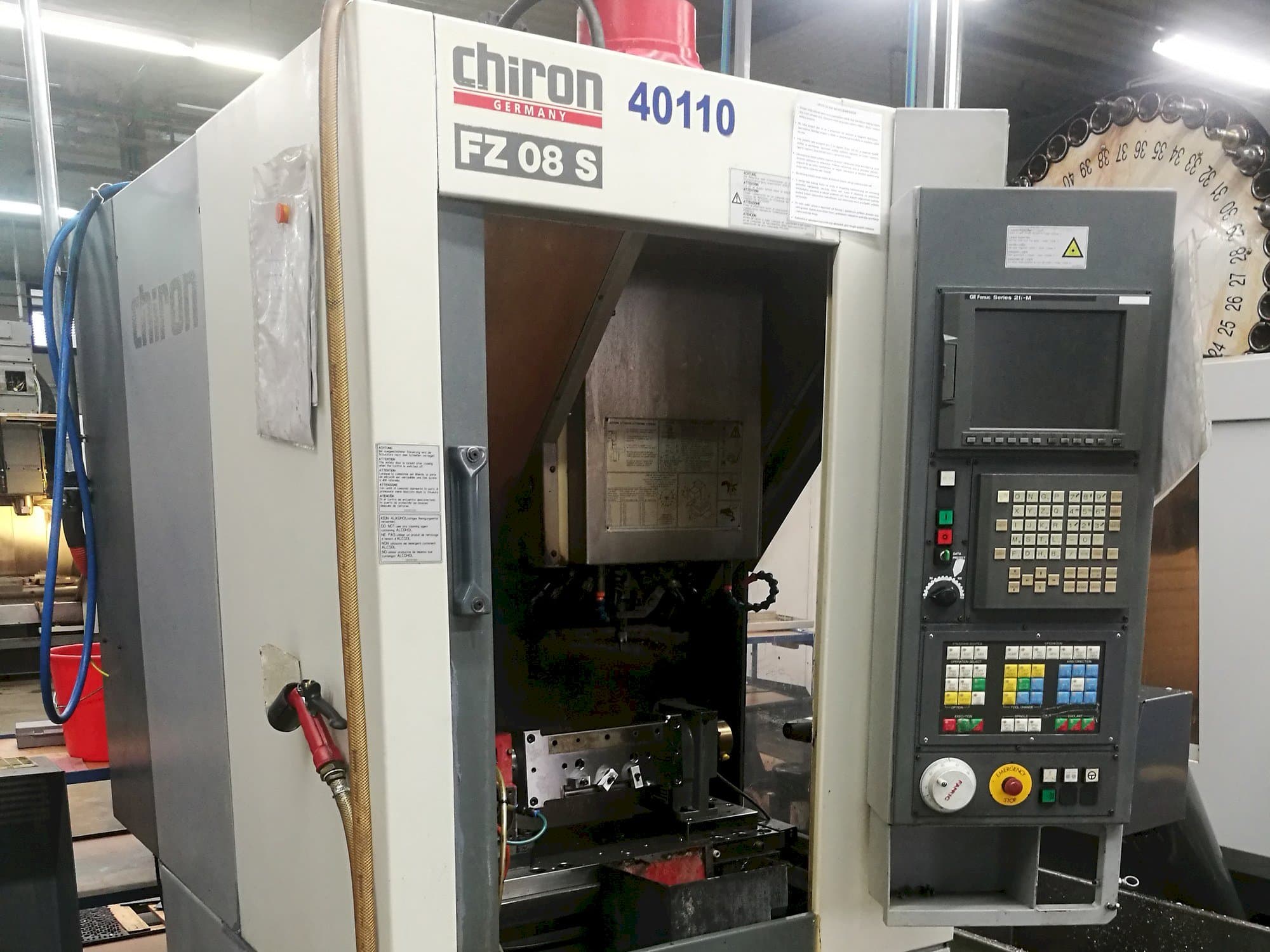 Frontansicht der CHIRON FZ08S  Maschine