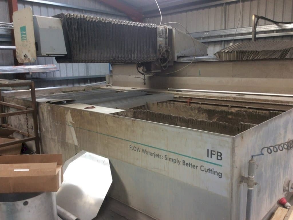 Frontansicht der Flow IFB 713633-1 Maschine