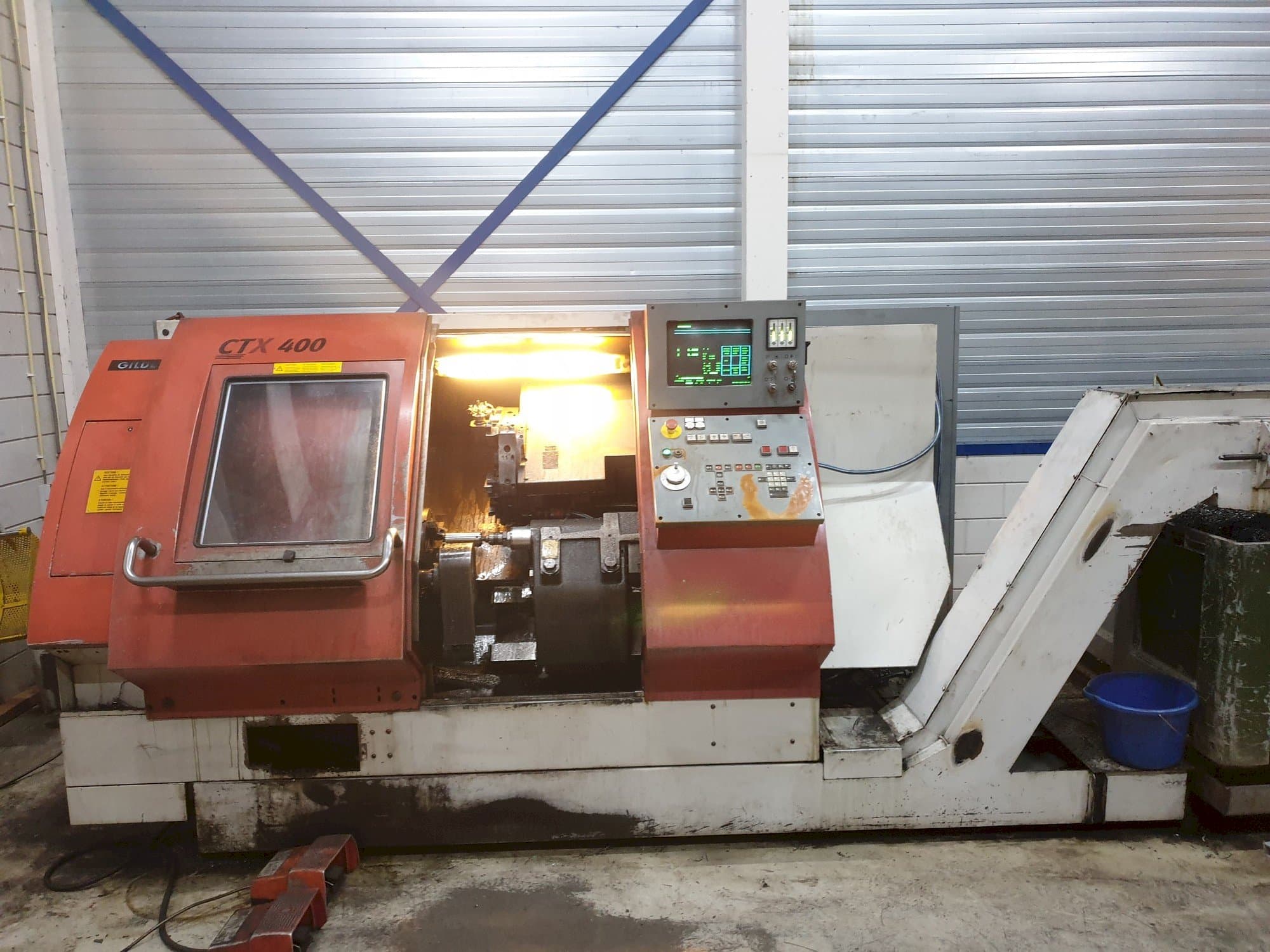Frontansicht der Gildemeister CTX 400  Maschine