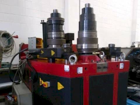 Frontansicht der Tauring Alpha 160  Maschine