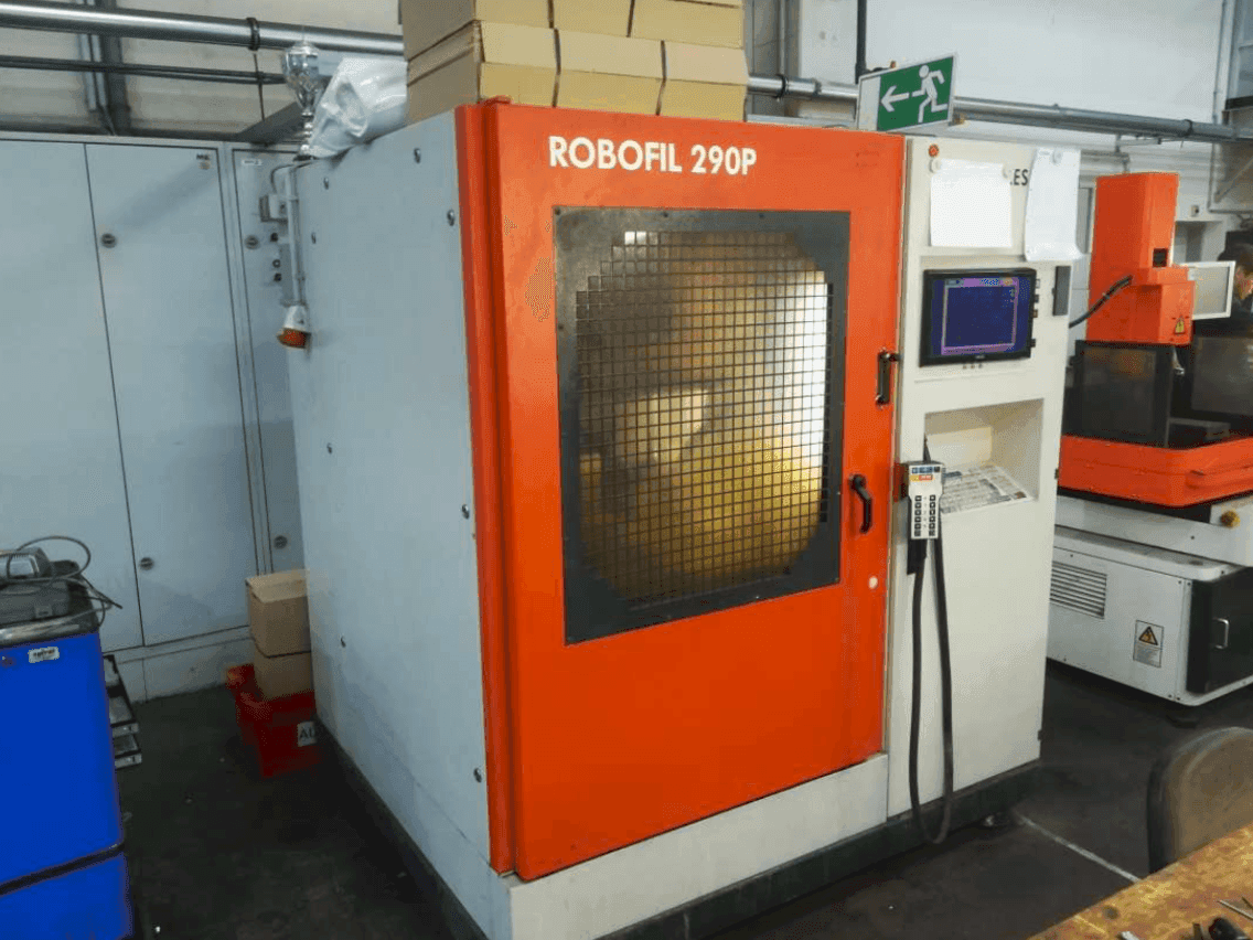 Frontansicht der CHARMILLES Robofil 290 P  Maschine
