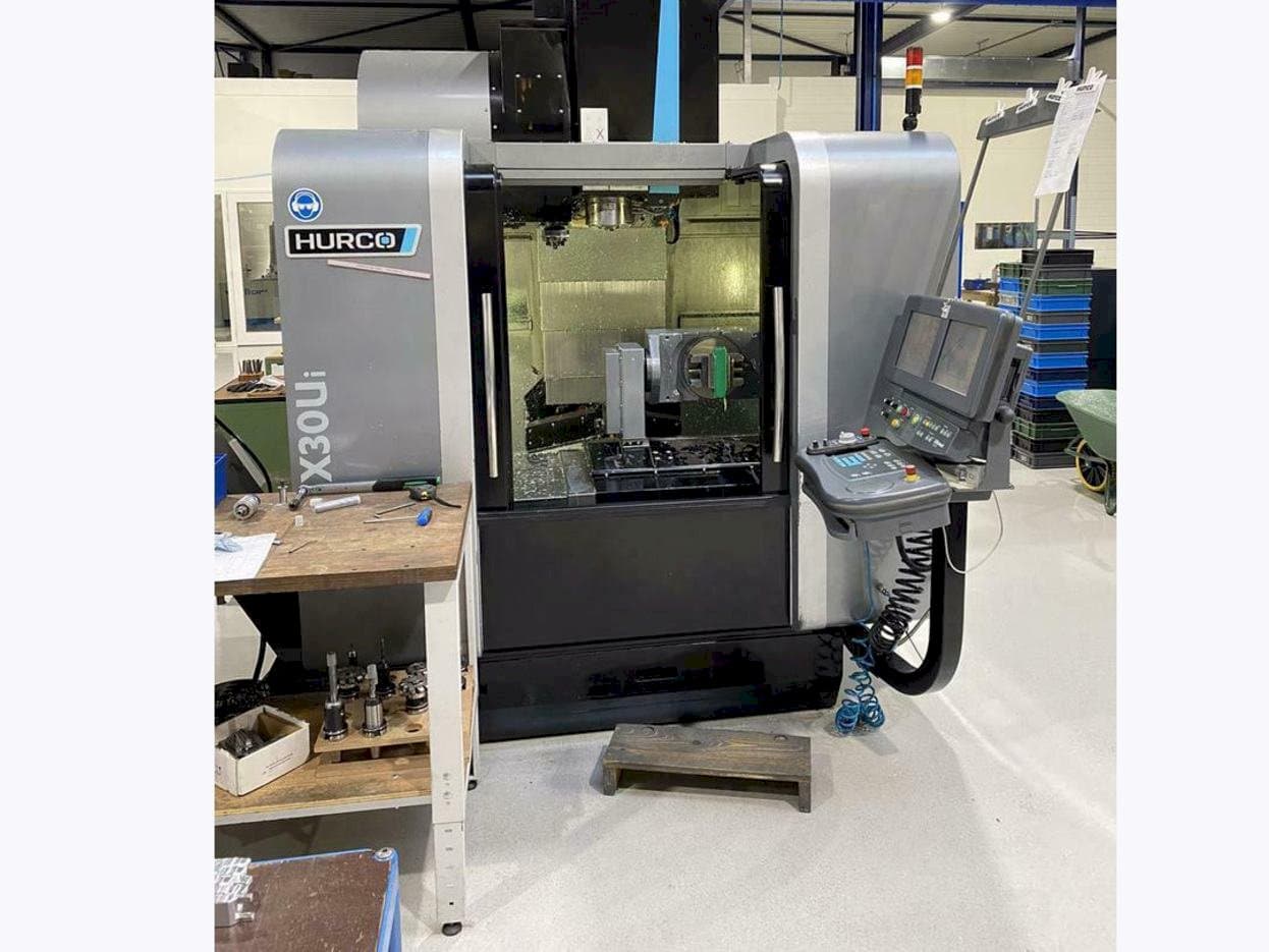 Frontansicht der Hurco VMX30 Ui  Maschine