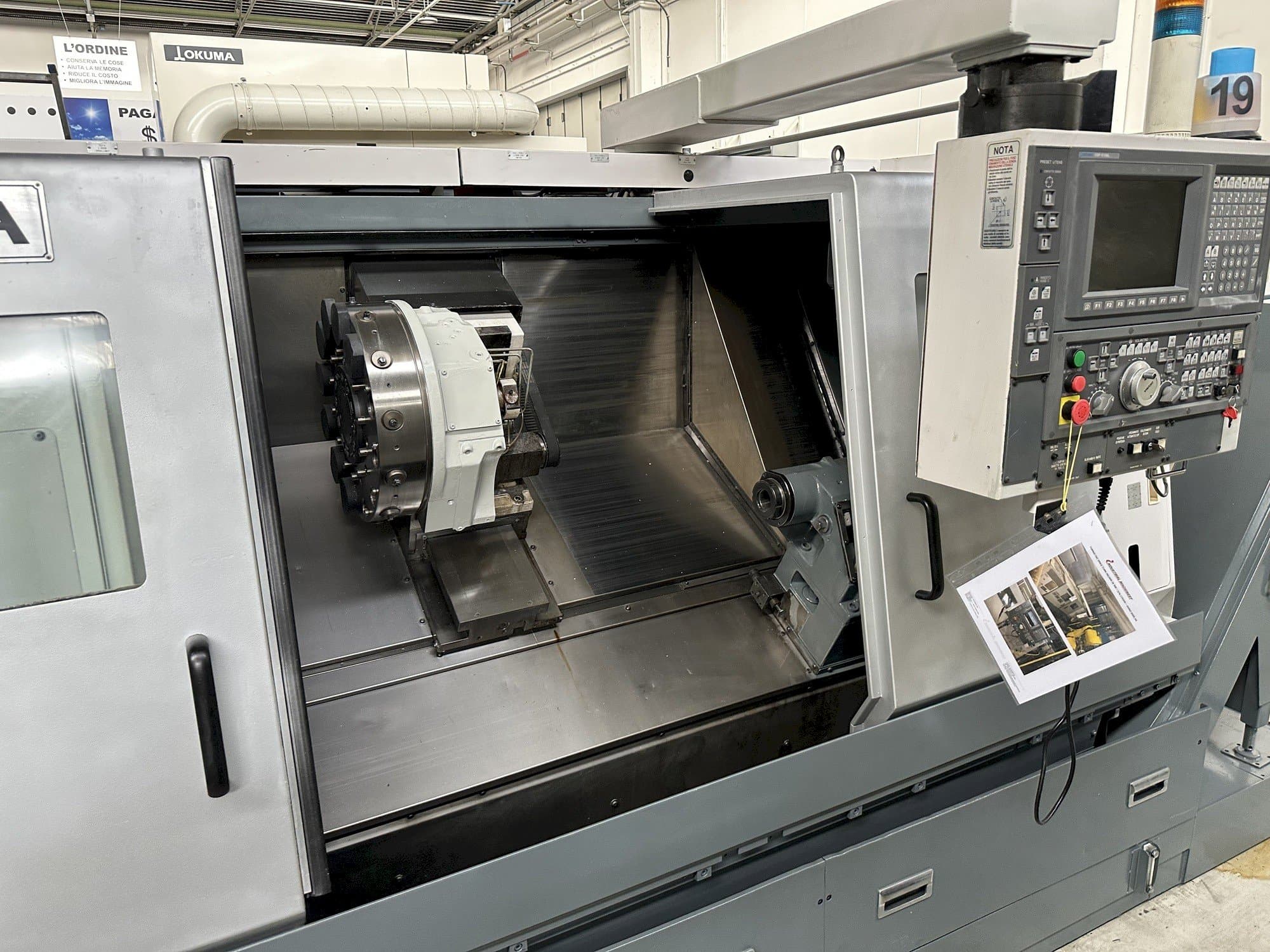 Arbeitsraum der Okuma LB 300 MC  Maschine