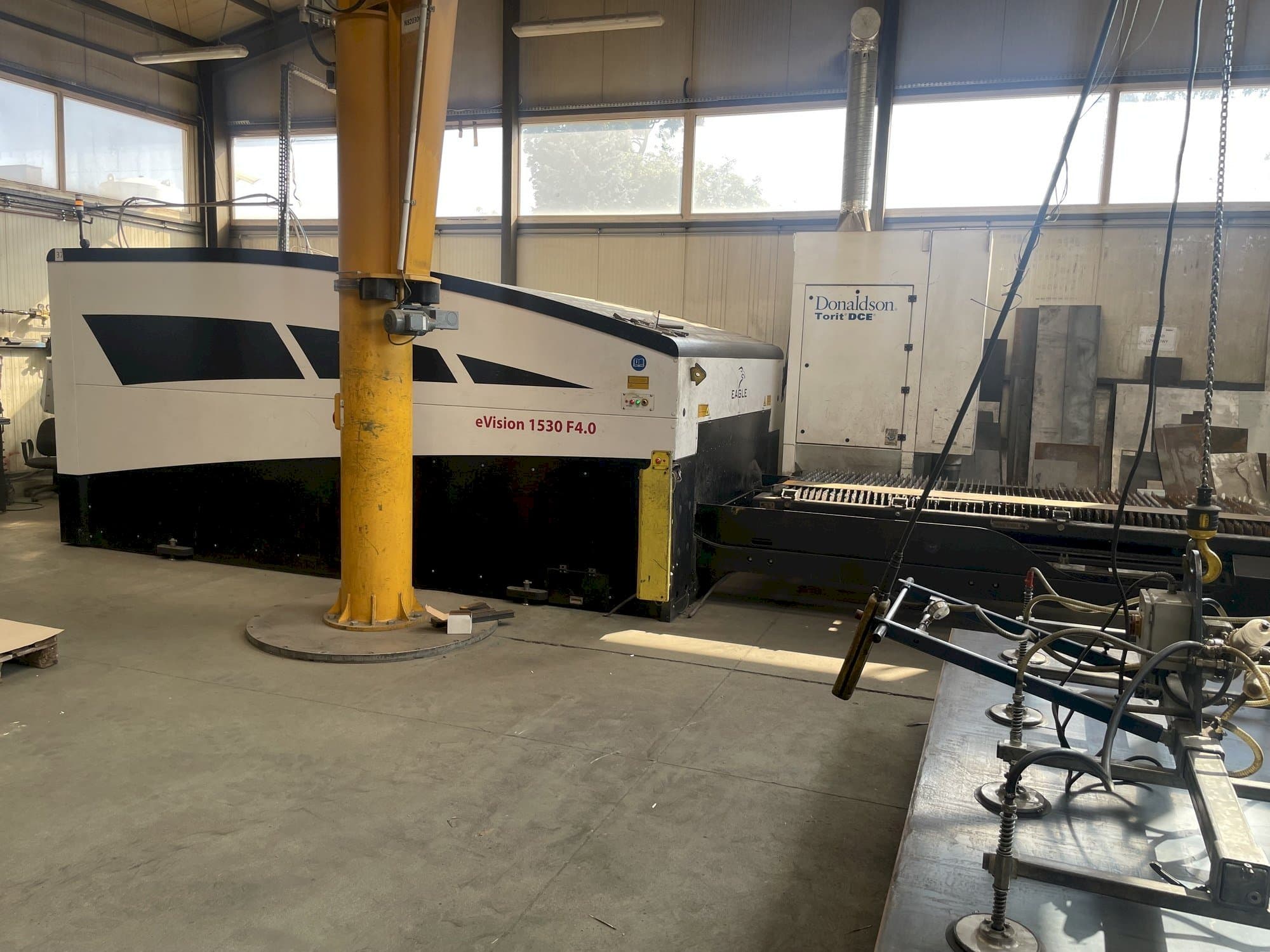 Frontansicht der EAGLE eVision 1530 F4.0  Maschine