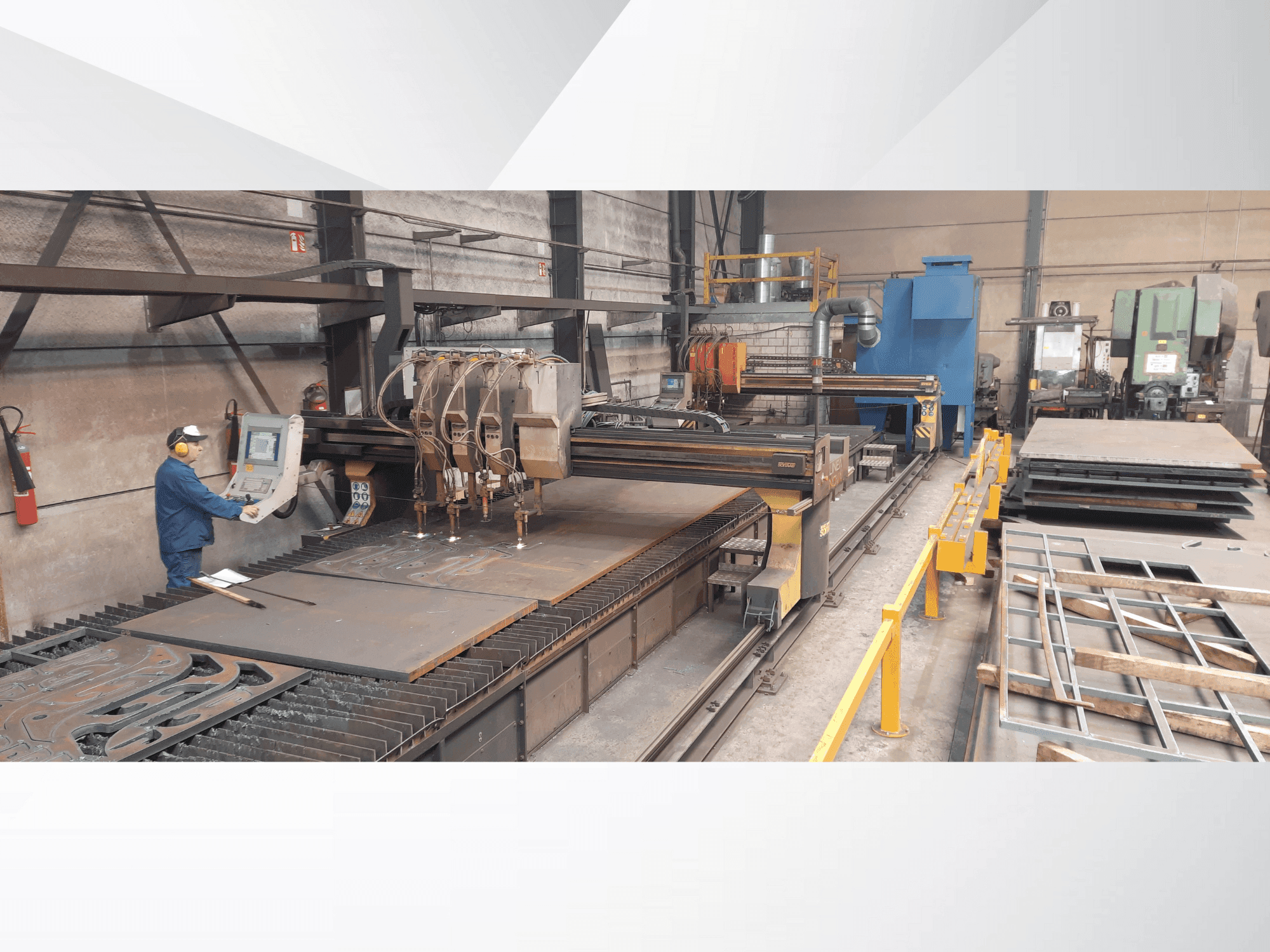 Frontansicht der SOITAAB Lineatech-Nova 40  Maschine