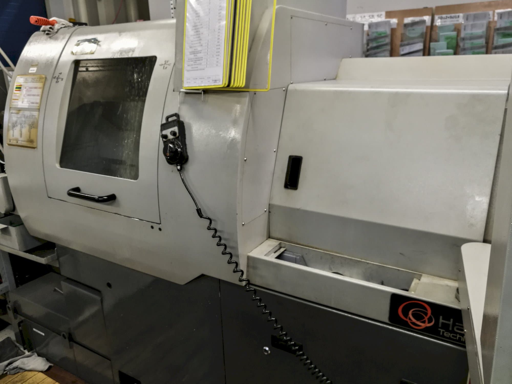 Rechte Ansicht der Hanwha XD 20 N Maschine