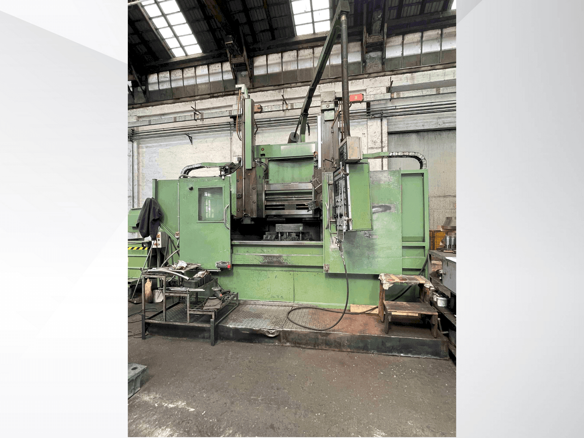 Frontansicht der MORANDO VS 12  Maschine