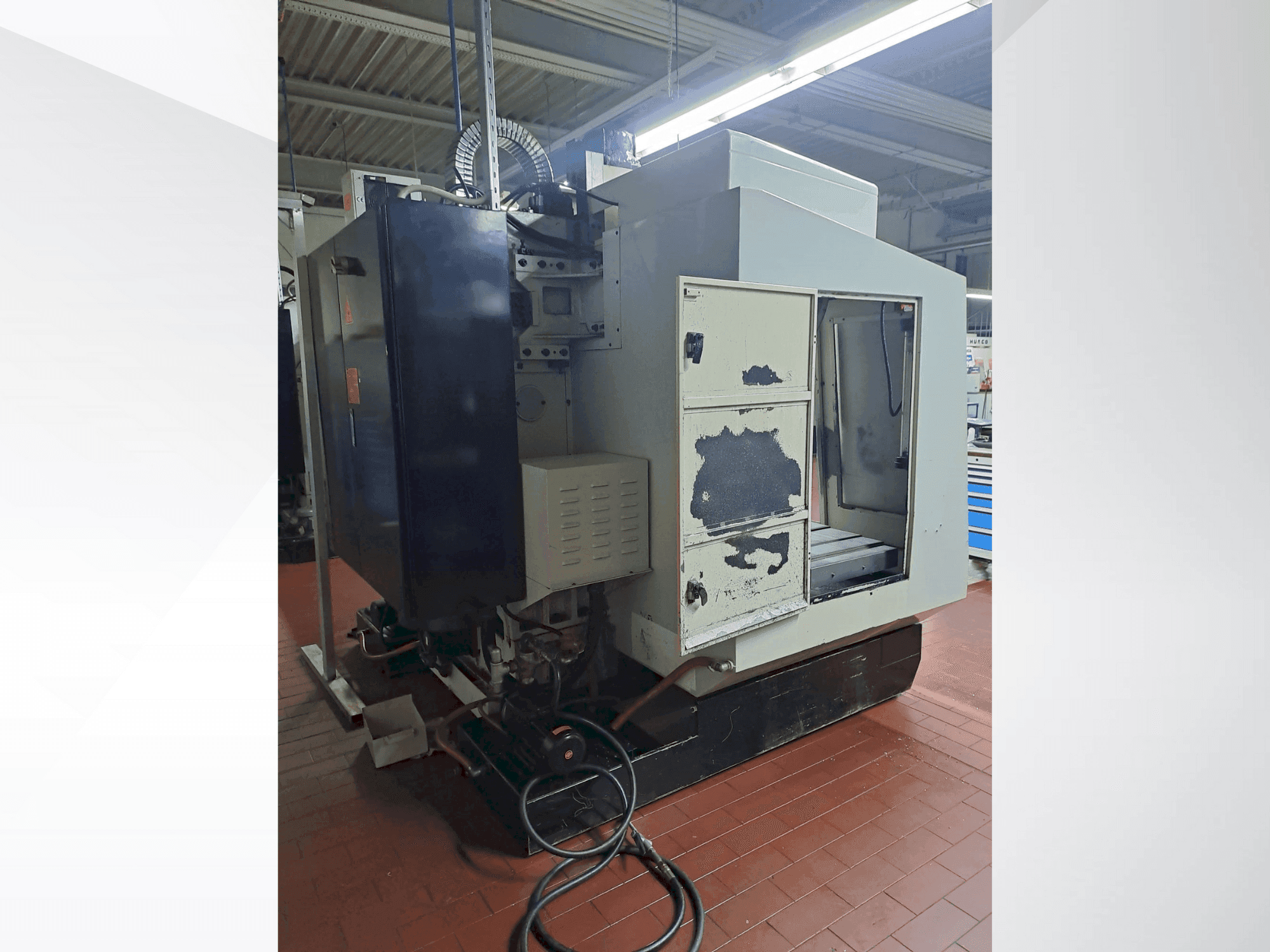 Frontansicht der Hurco VMX40  Maschine