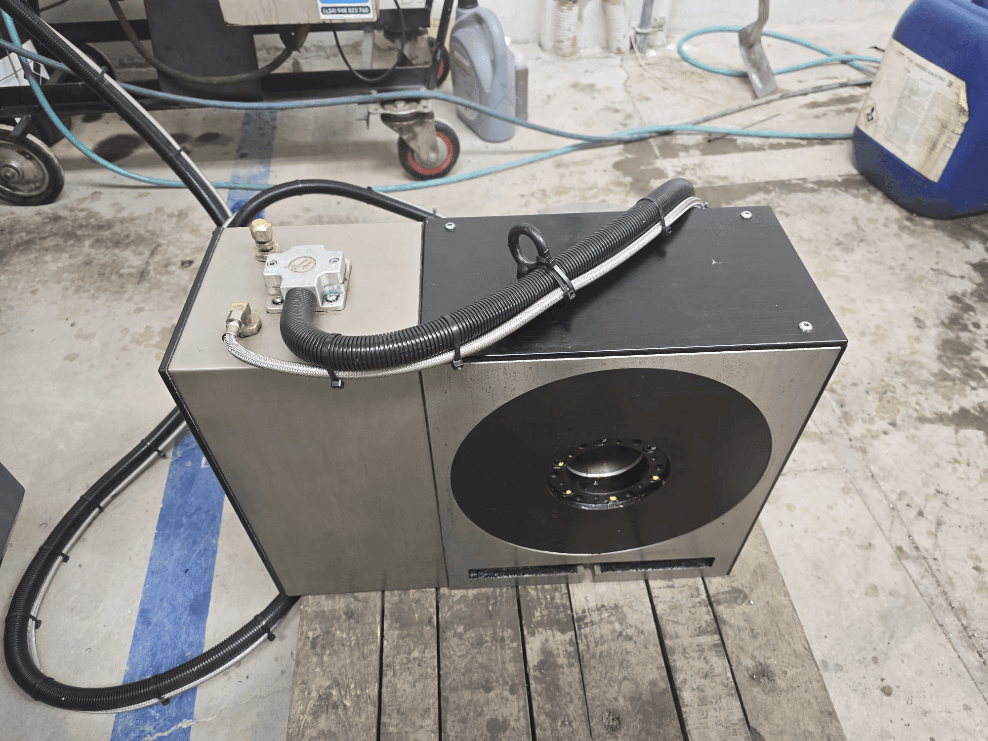 Frontansicht der HAAS HRT310  Maschine