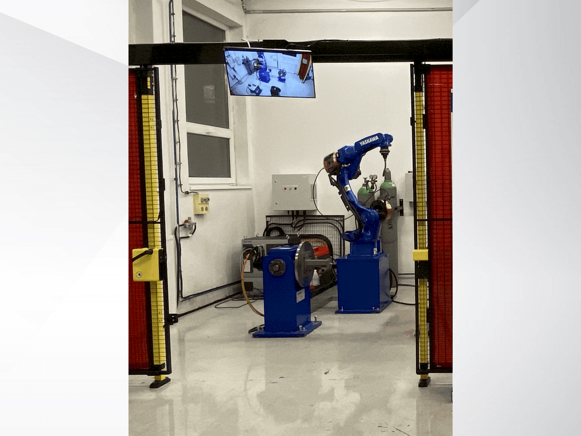 Frontansicht der Yaskawa Motoman AR1440  Maschine