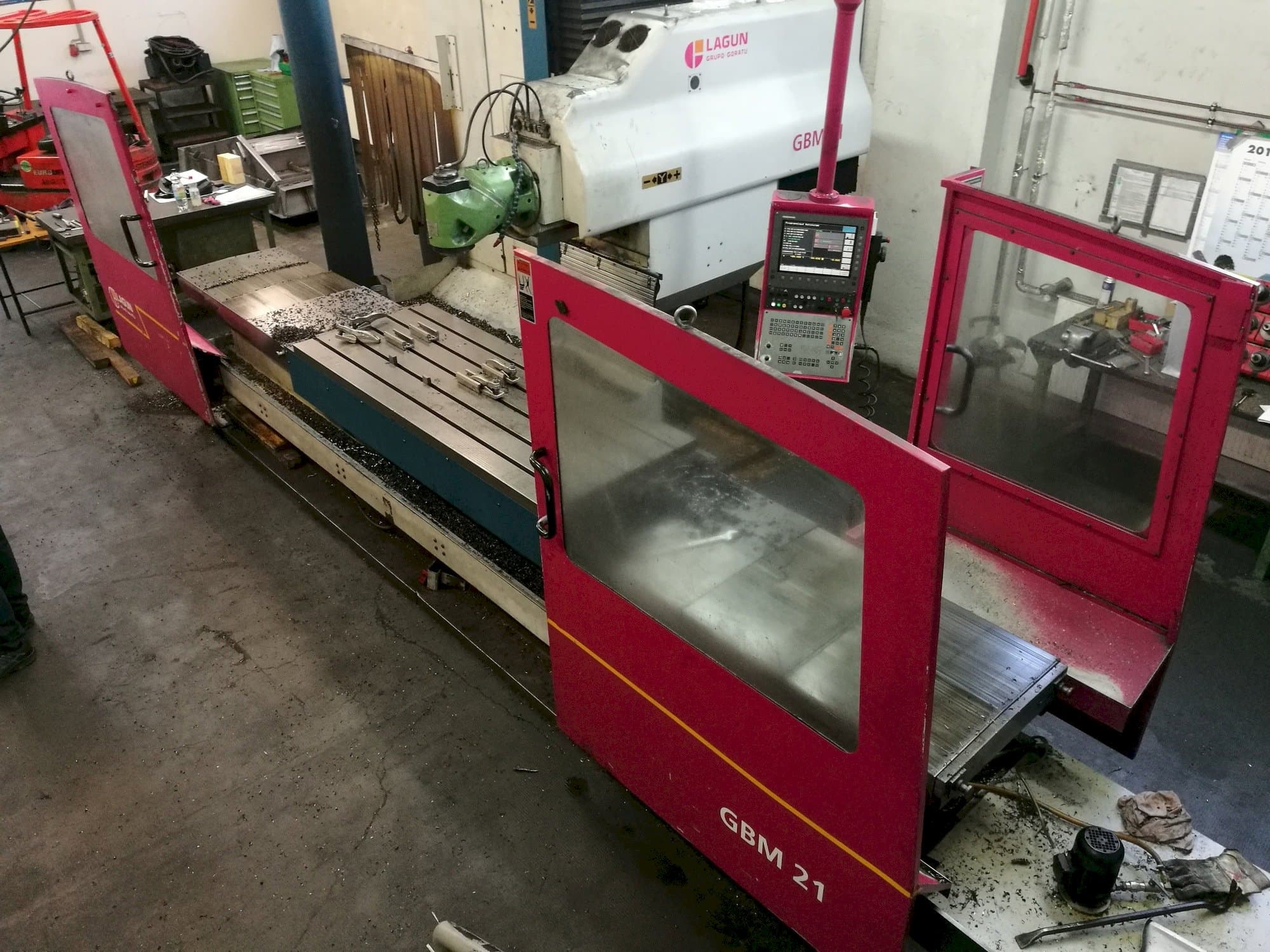 Frontansicht der LAGUN GBM 21  Maschine