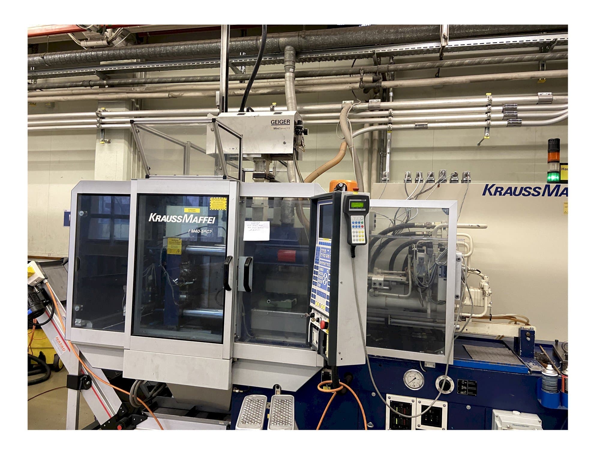 Frontansicht der Krauss Maffei 40-55 C2  Maschine