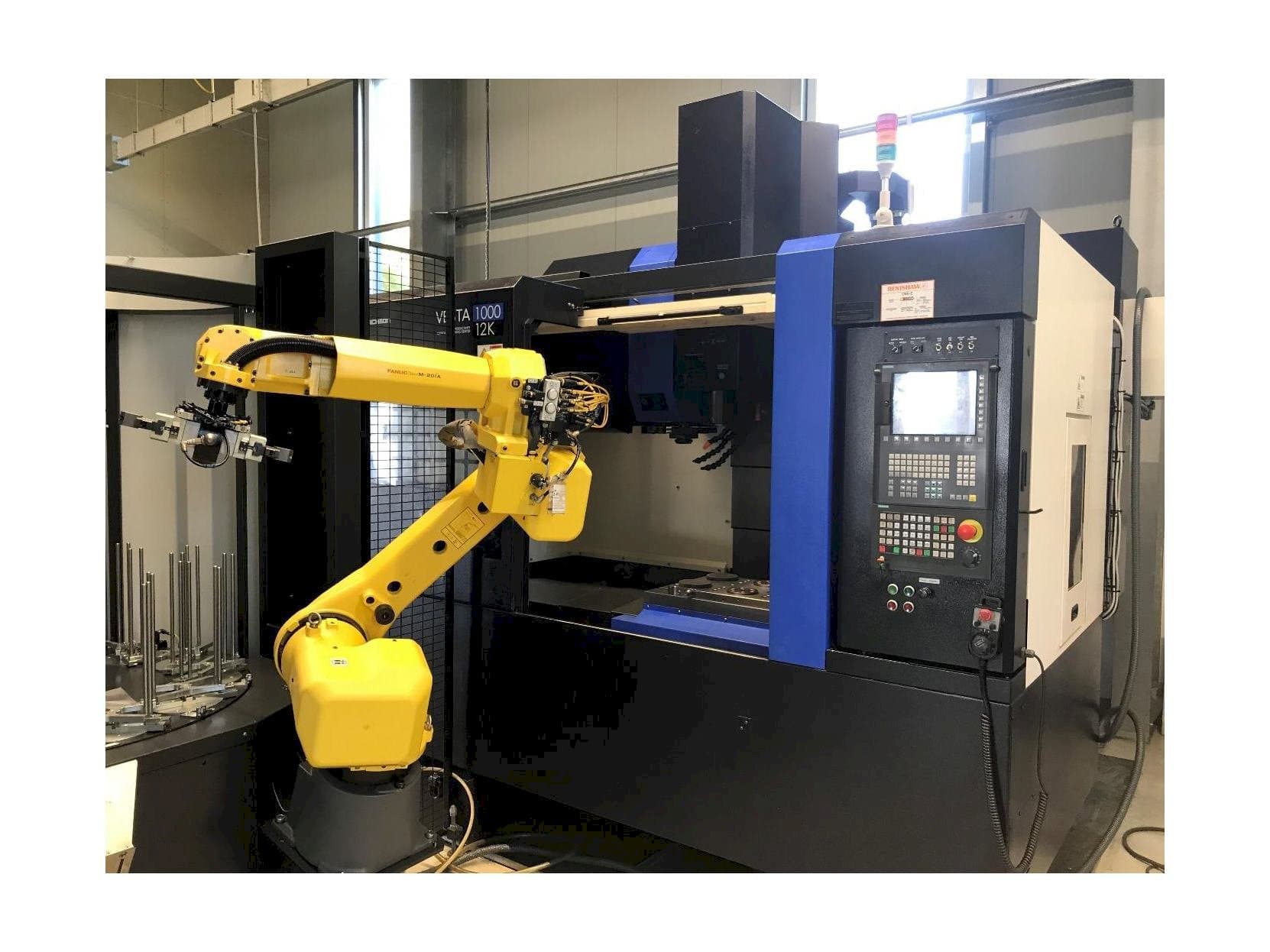 Frontansicht der HWACHEON Vesta 1000  Maschine