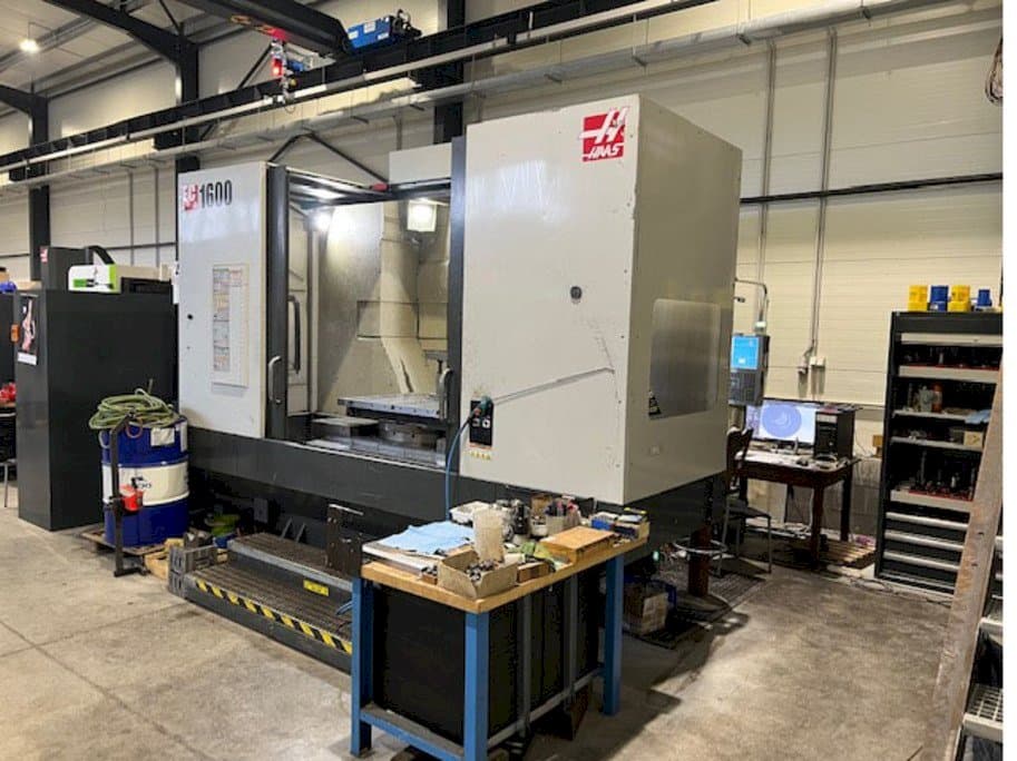 Frontansicht der HAAS EC-1600  Maschine