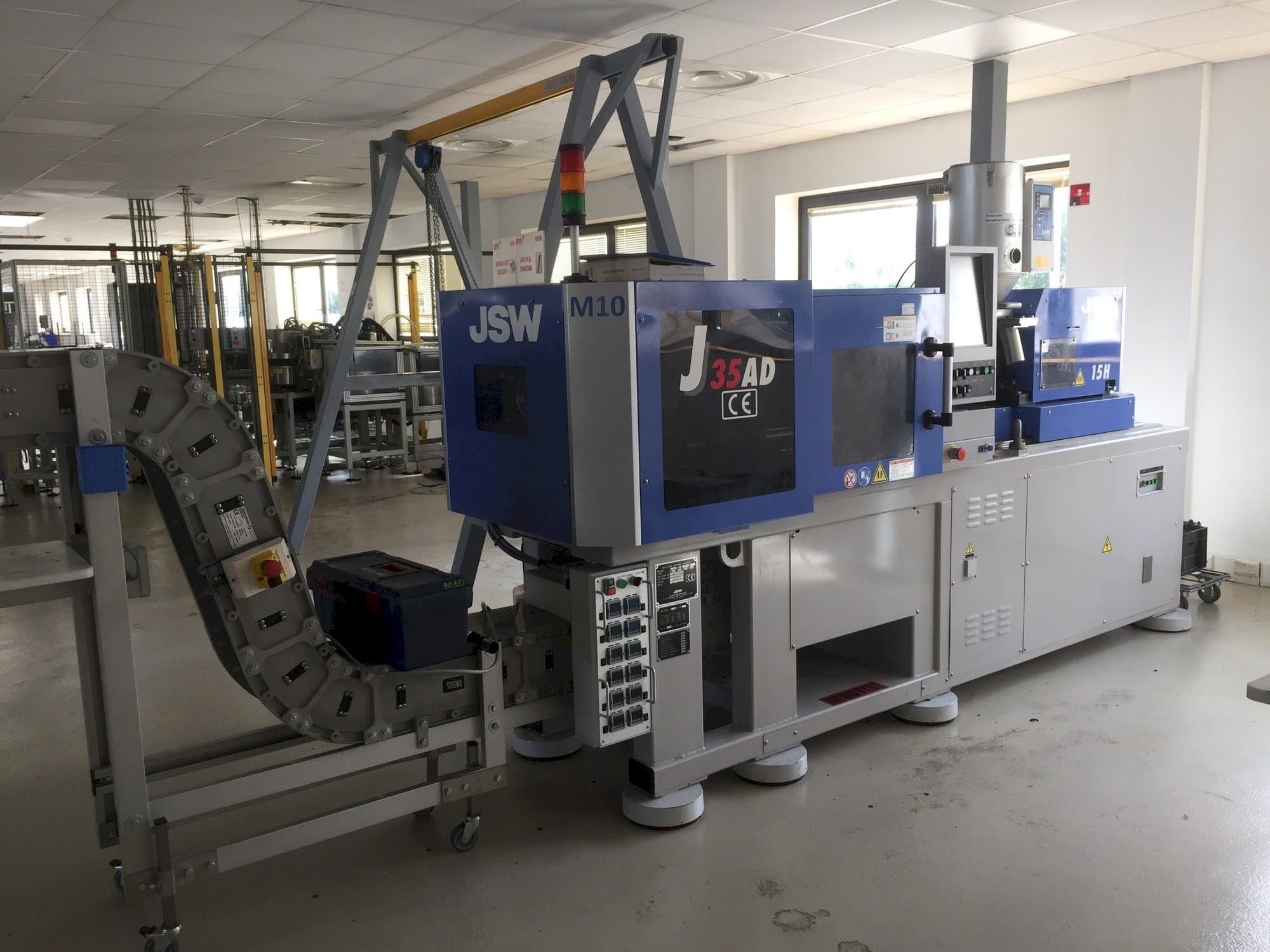Frontansicht der JSW J 35 AD 15 H  Maschine