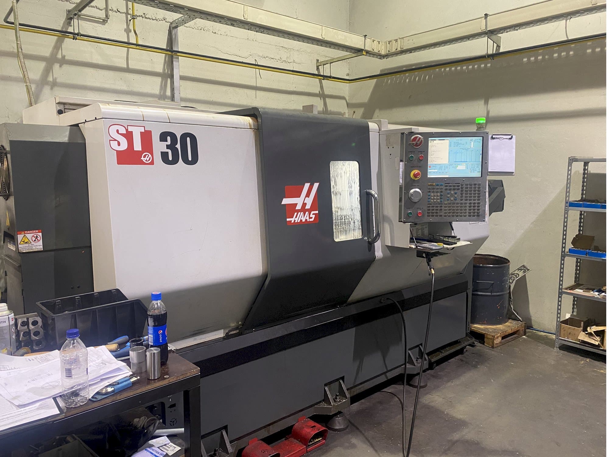 Frontansicht der HAAS ST 30  Maschine