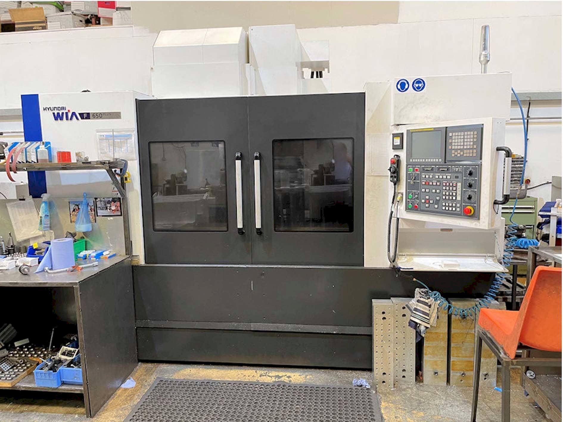 Frontansicht der Hyundai Wia F650 PLUS  Maschine