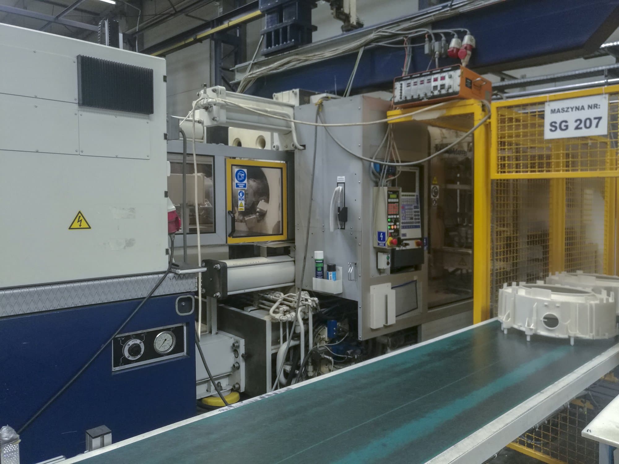 Linke Ansicht 1 der Krauss Maffei 800-8000 MC Maschine