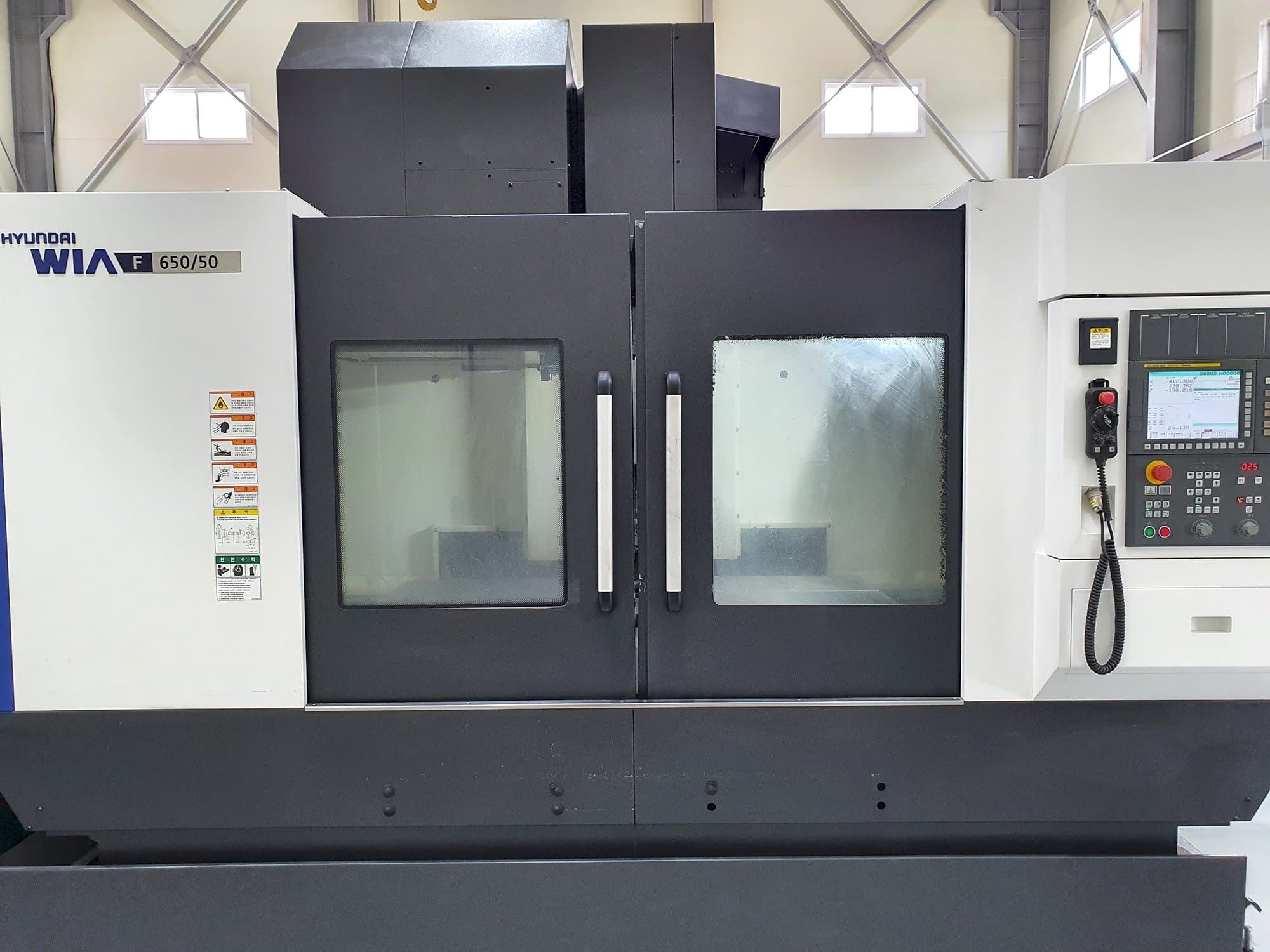 Frontansicht der Hyundai Wia F650/50  Maschine