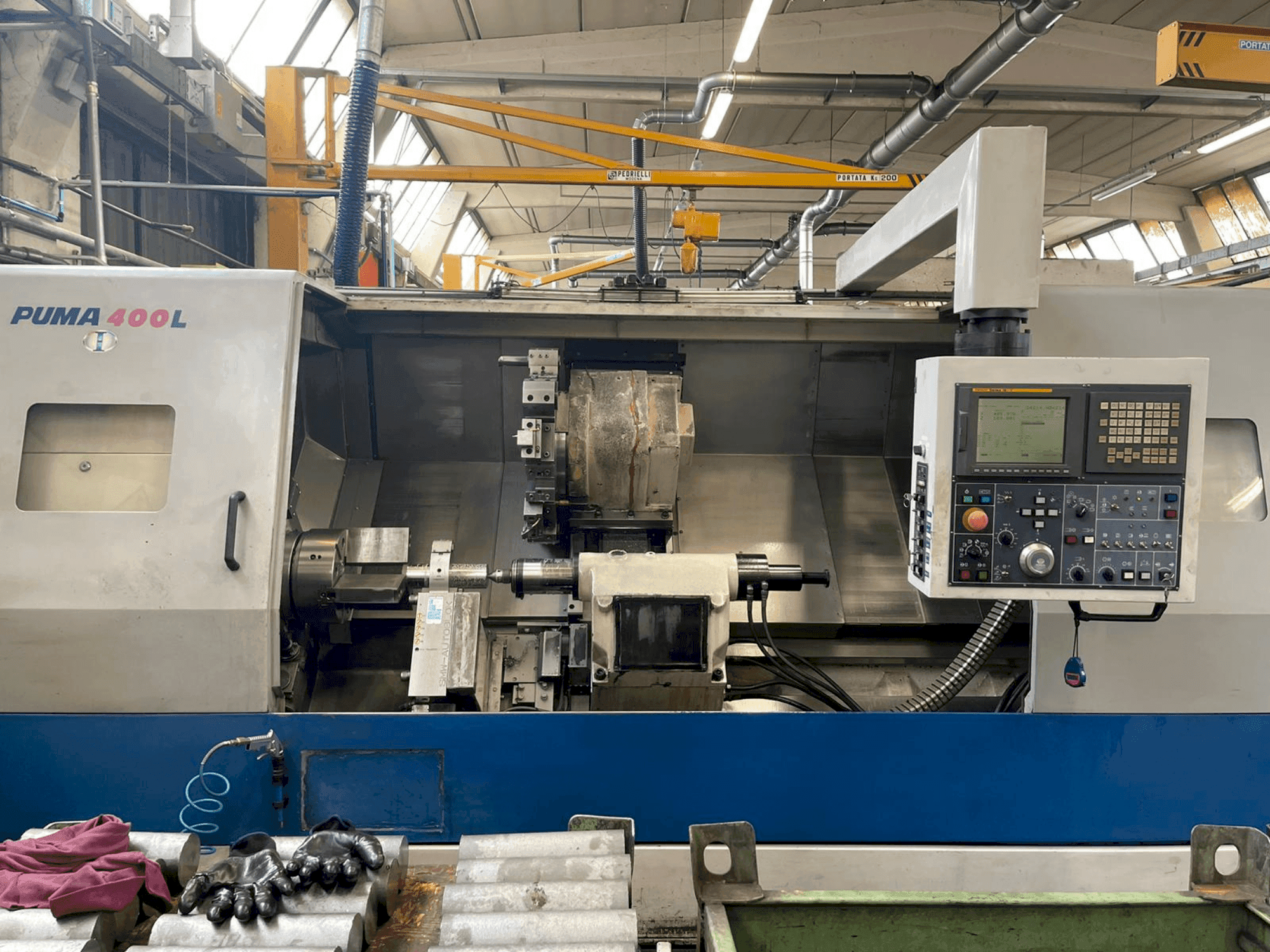 Frontansicht der DAEWOO PUMA 400 LA  Maschine