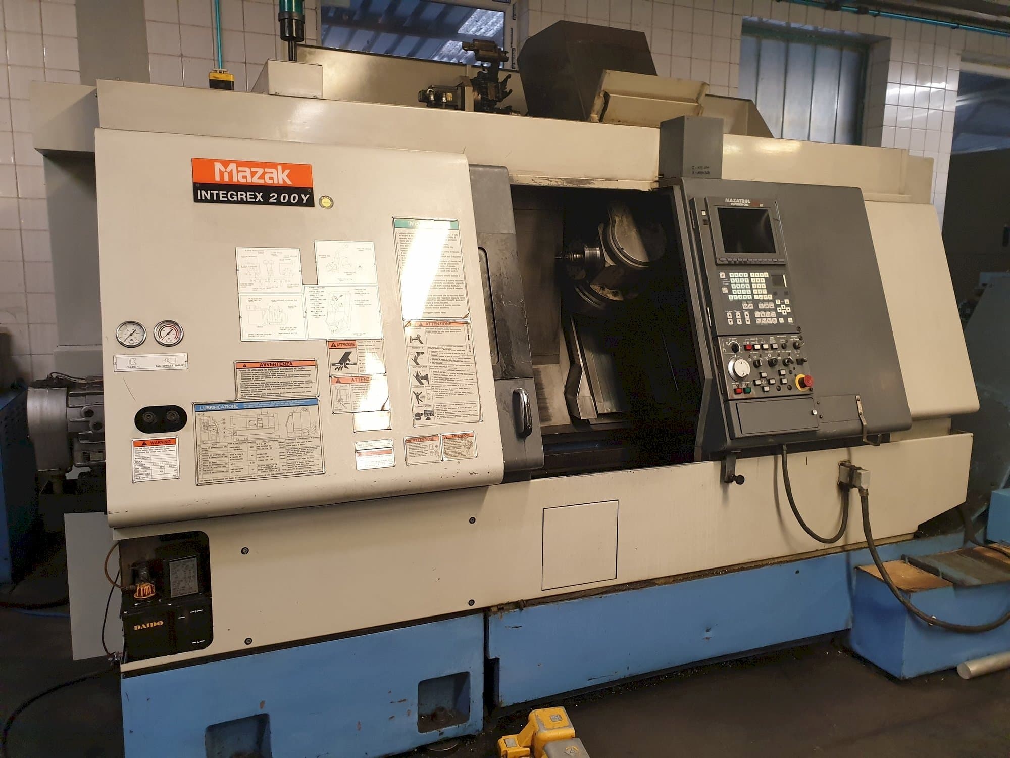 Frontansicht der Mazak Integrex 200 Y  Maschine