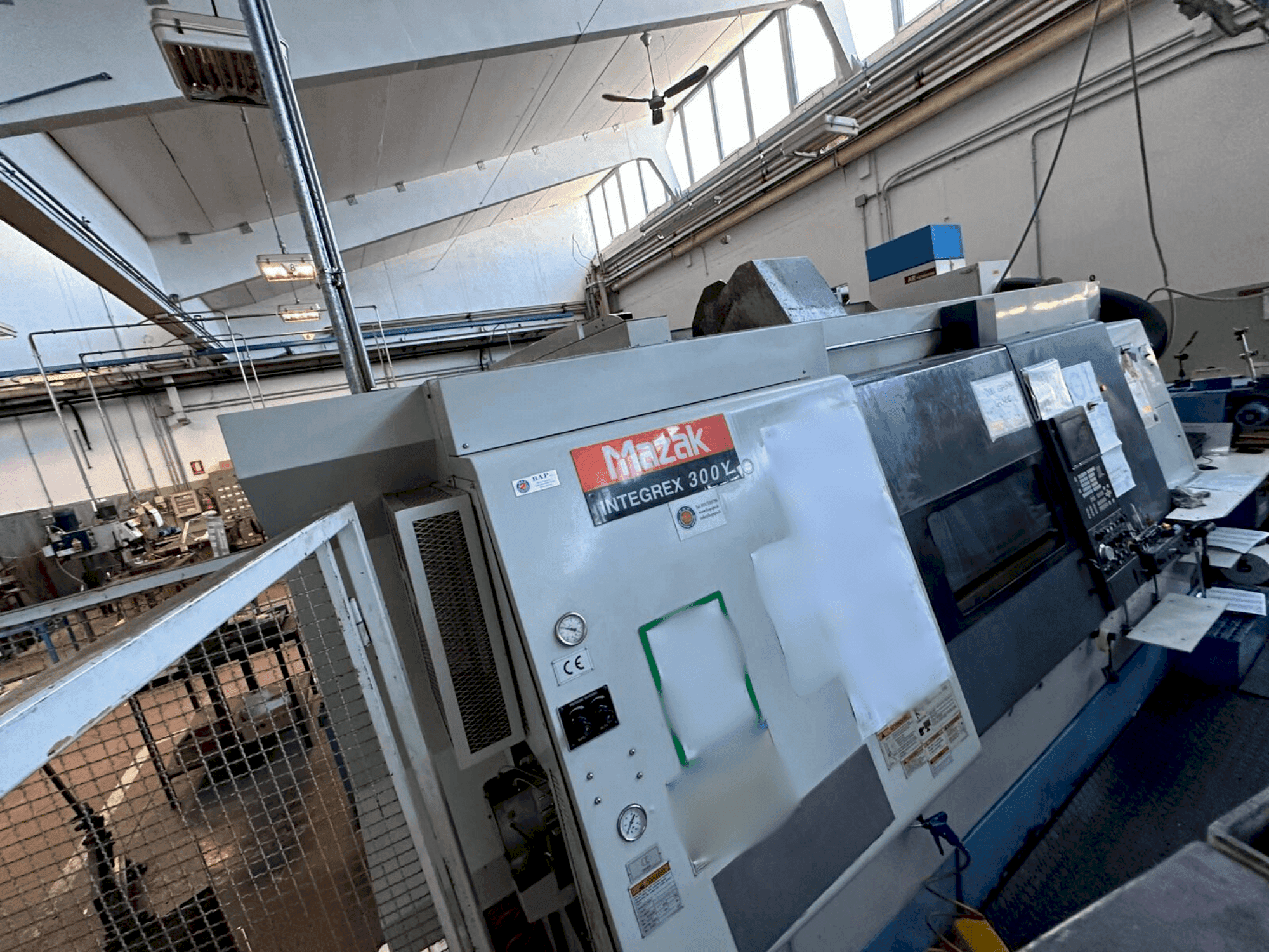 Frontansicht der Mazak INTEGREX 300Y  Maschine
