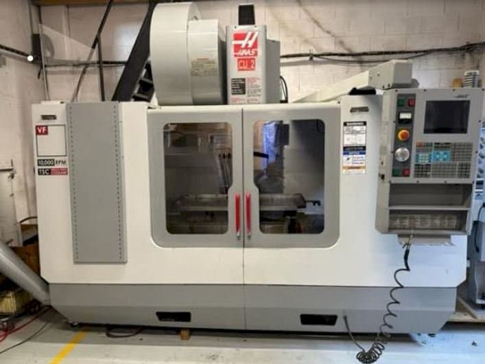 Frontansicht der HAAS VF3  Maschine