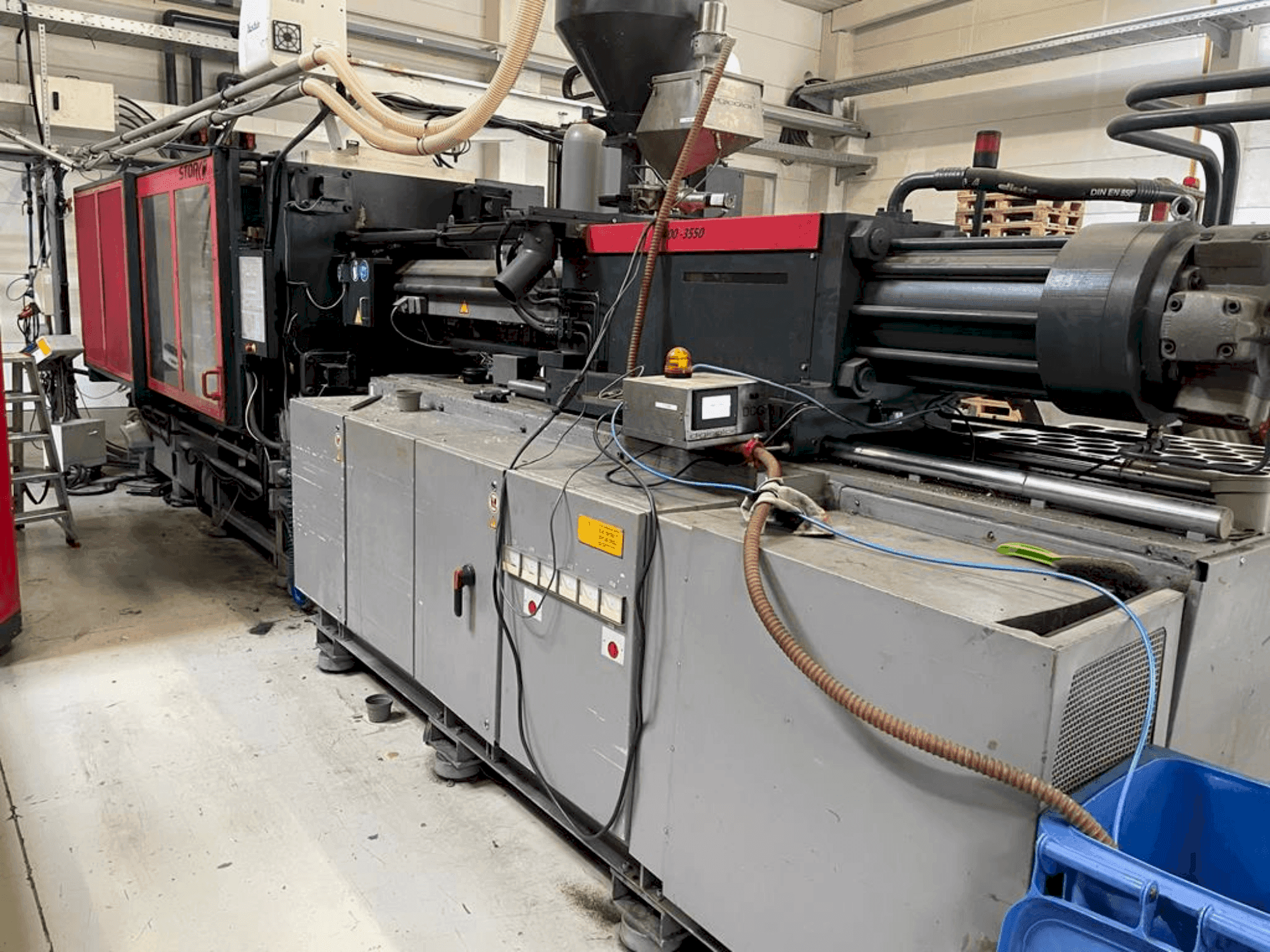 Frontansicht der STORK SXS 4400-3550  Maschine