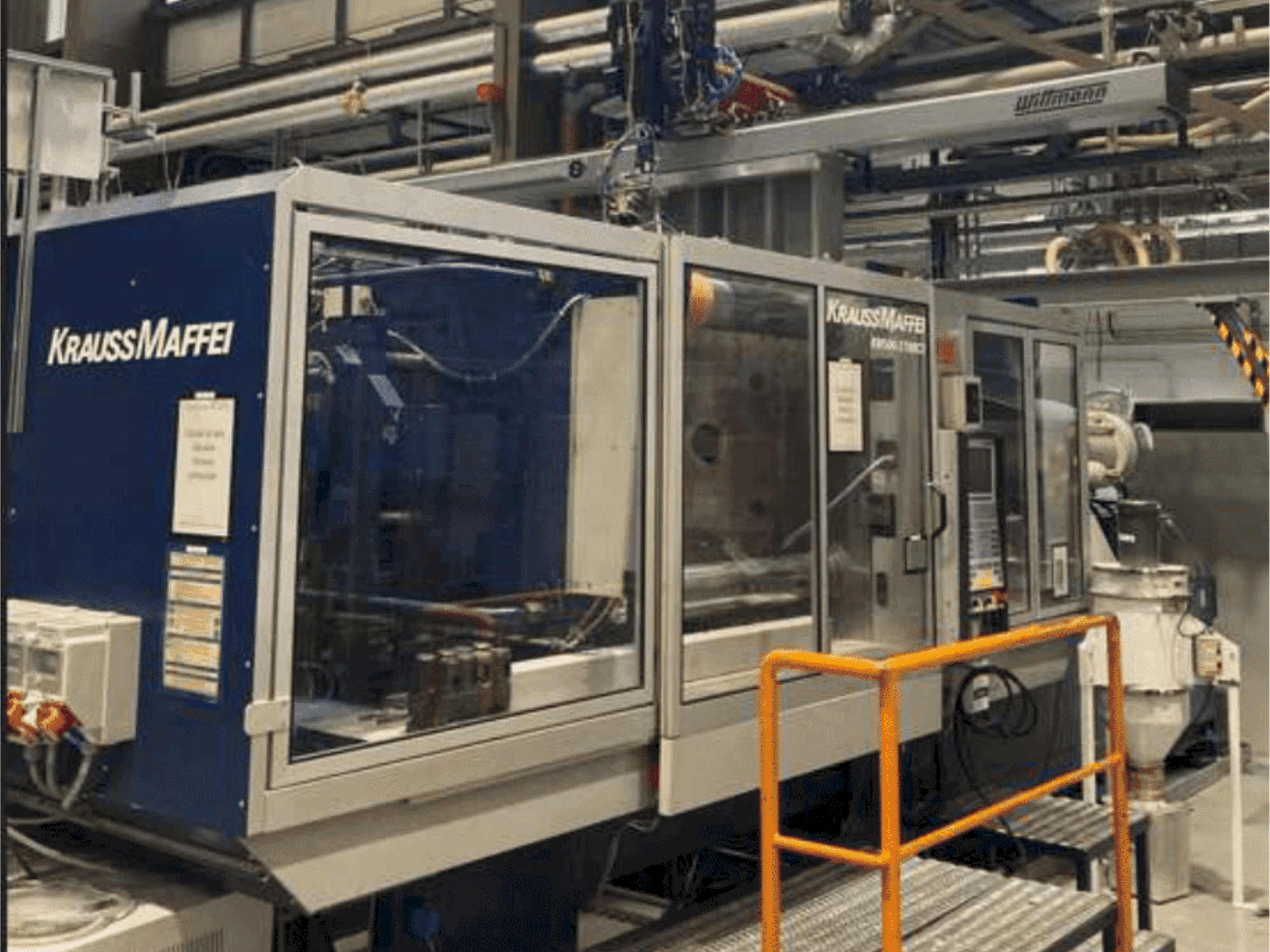 Frontansicht der Krauss Maffei KM 500-2700 C2  Maschine