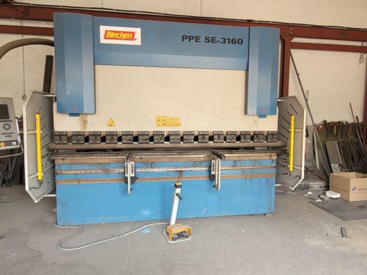Frontansicht der Blecken PPE SE-3160  Maschine