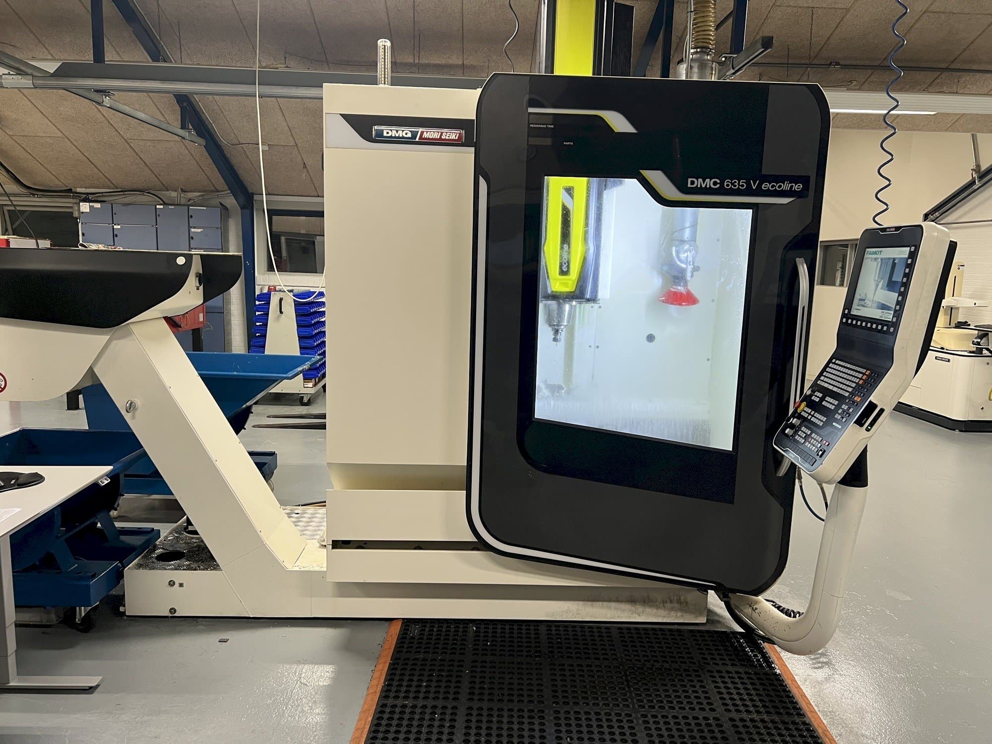 Frontansicht der DMG Mori Seiki DMC 635 V ECOLINE  Maschine