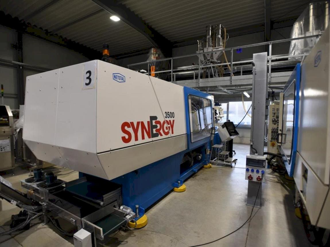 Frontansicht der Netstal SynErgy 3500-2150  Maschine