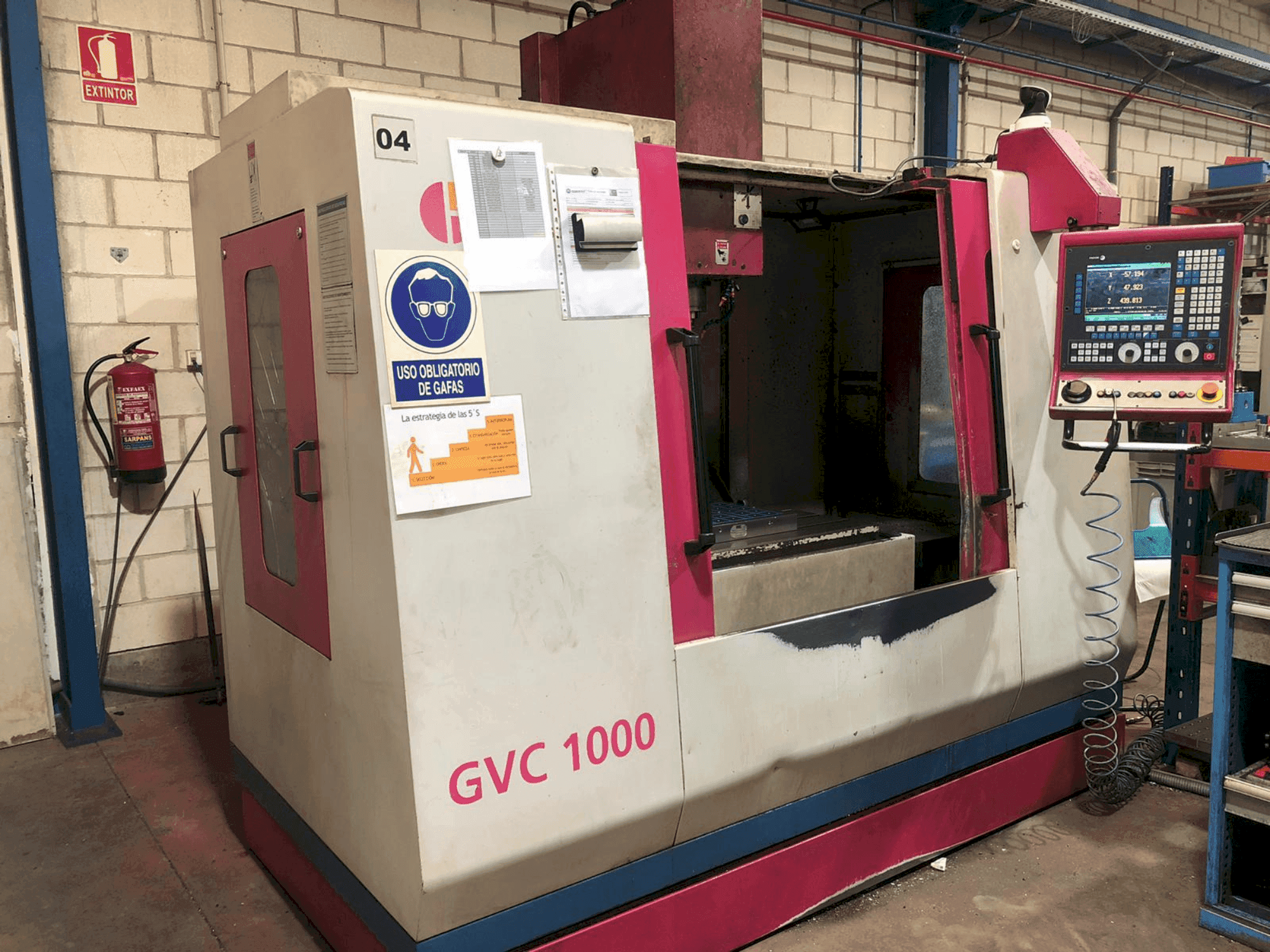 Frontansicht der LAGUN KONDIA GVC 1000  Maschine