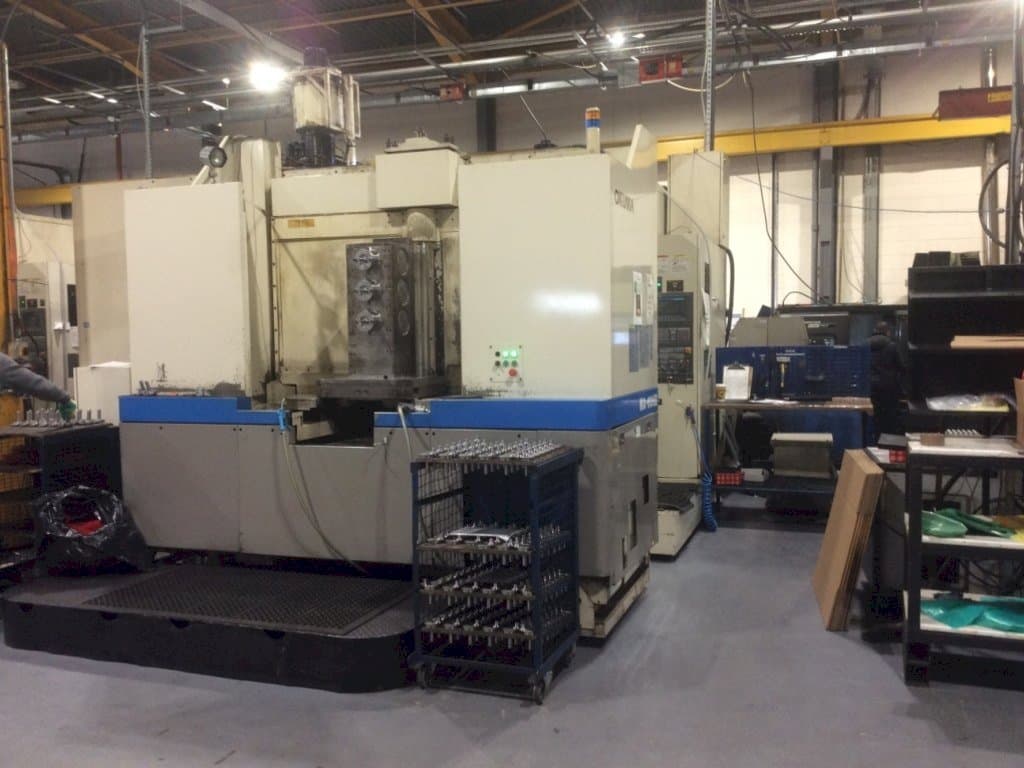 Frontansicht der Okuma MA-60HB  Maschine