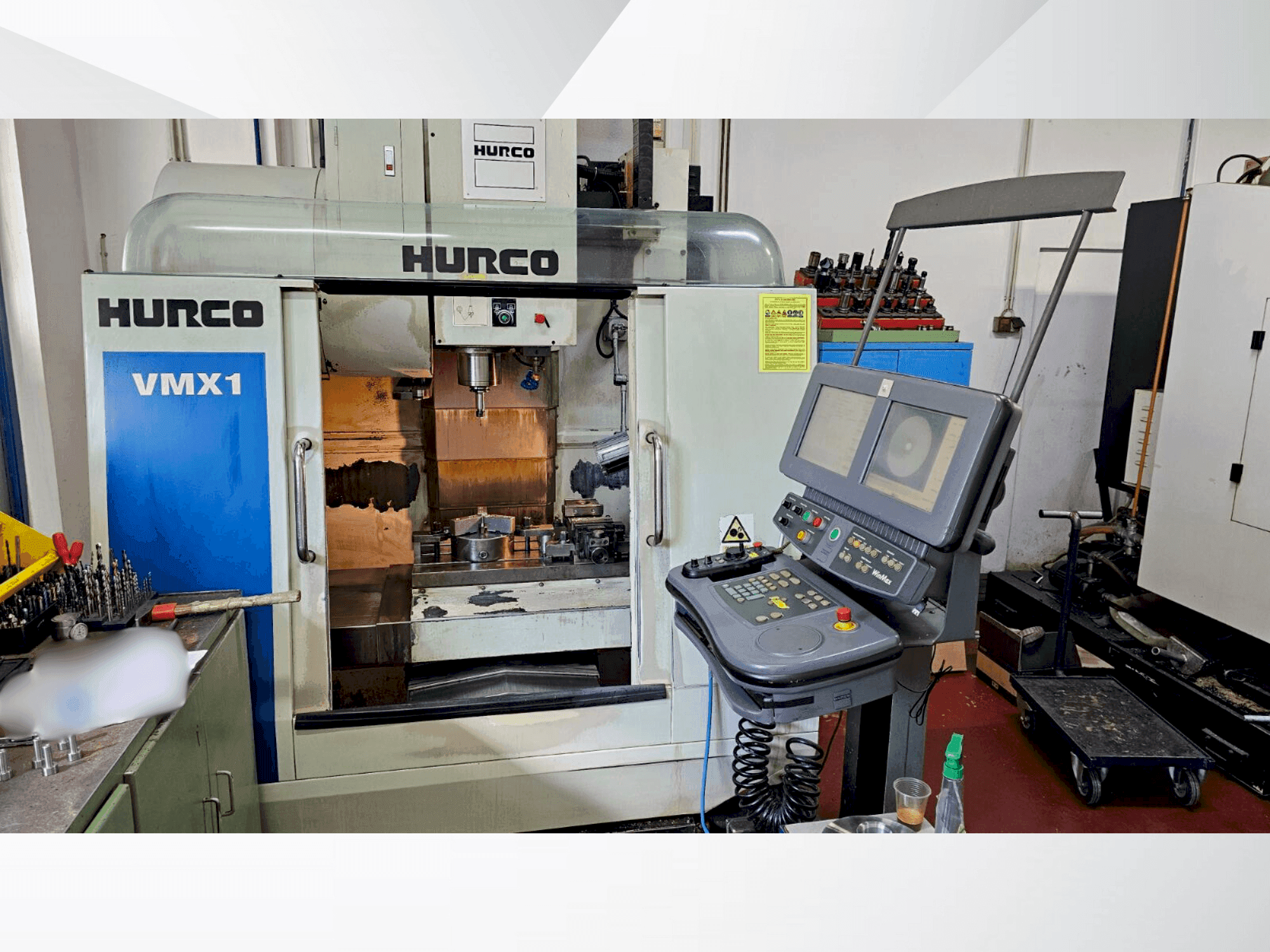 Frontansicht der Hurco VMX 10  Maschine