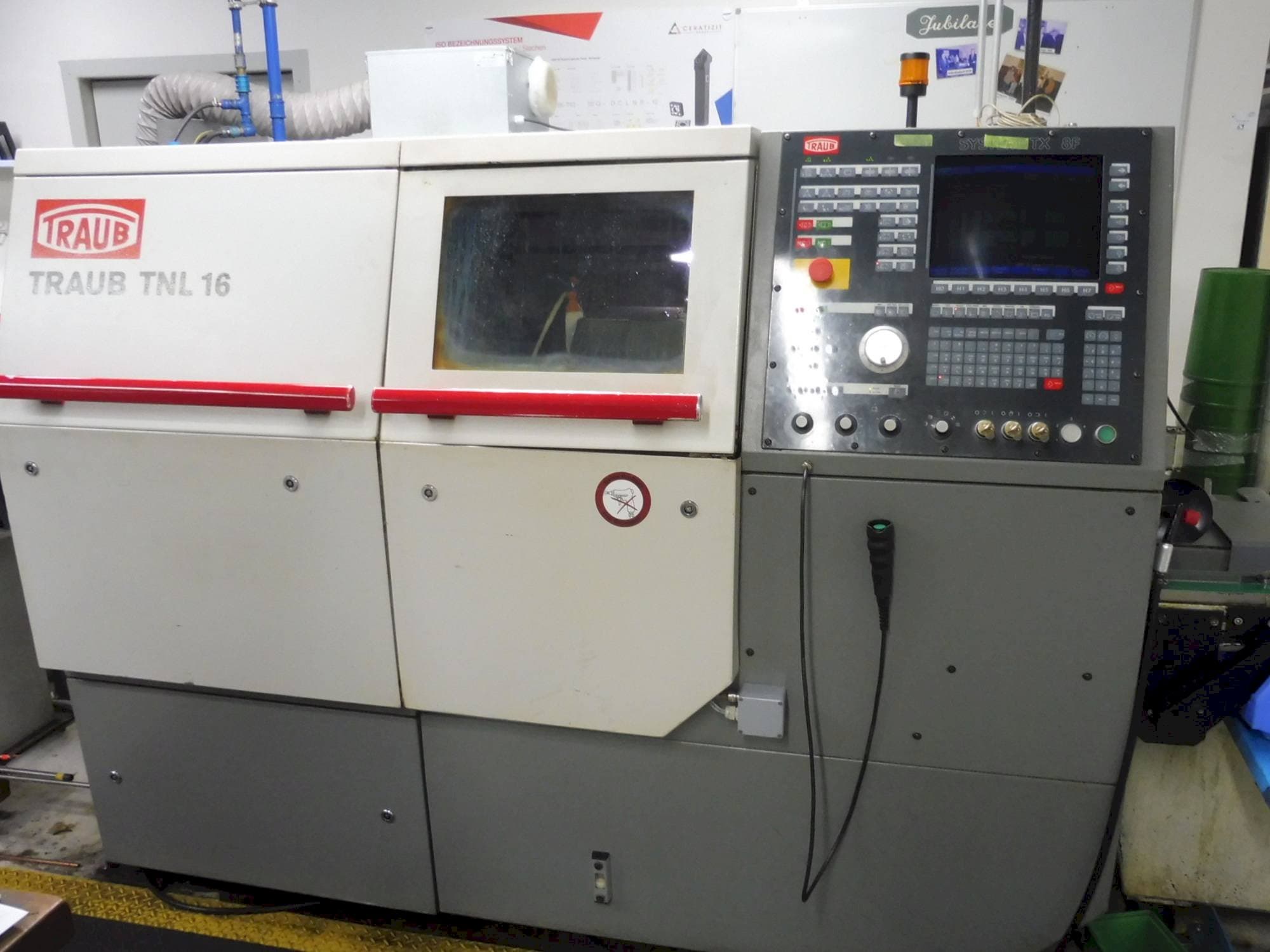 Frontansicht der TRAUB TNL 16  Maschine