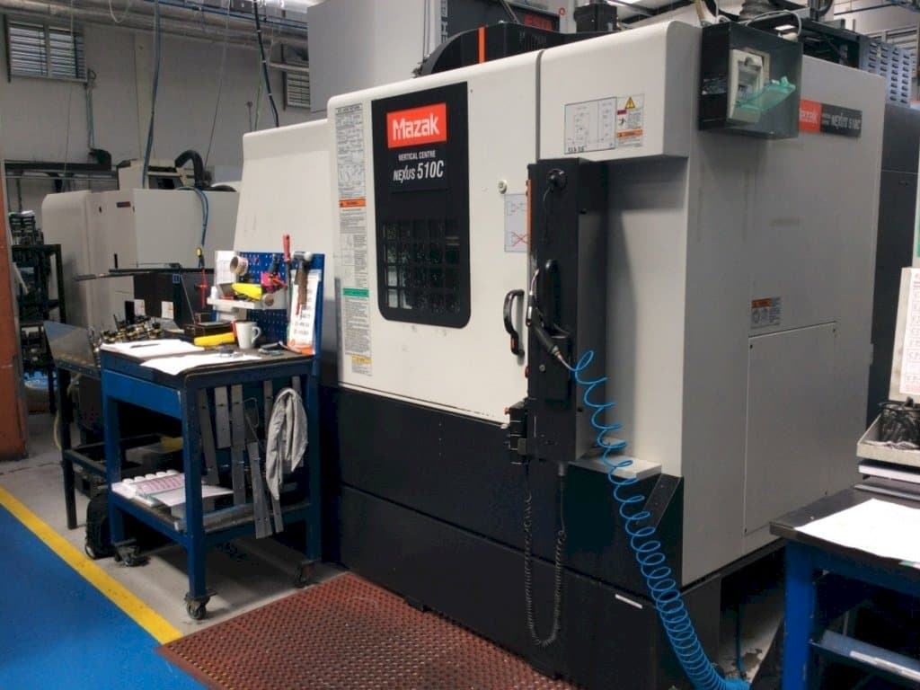 Frontansicht der Mazak Nexus VCN 510C  Maschine