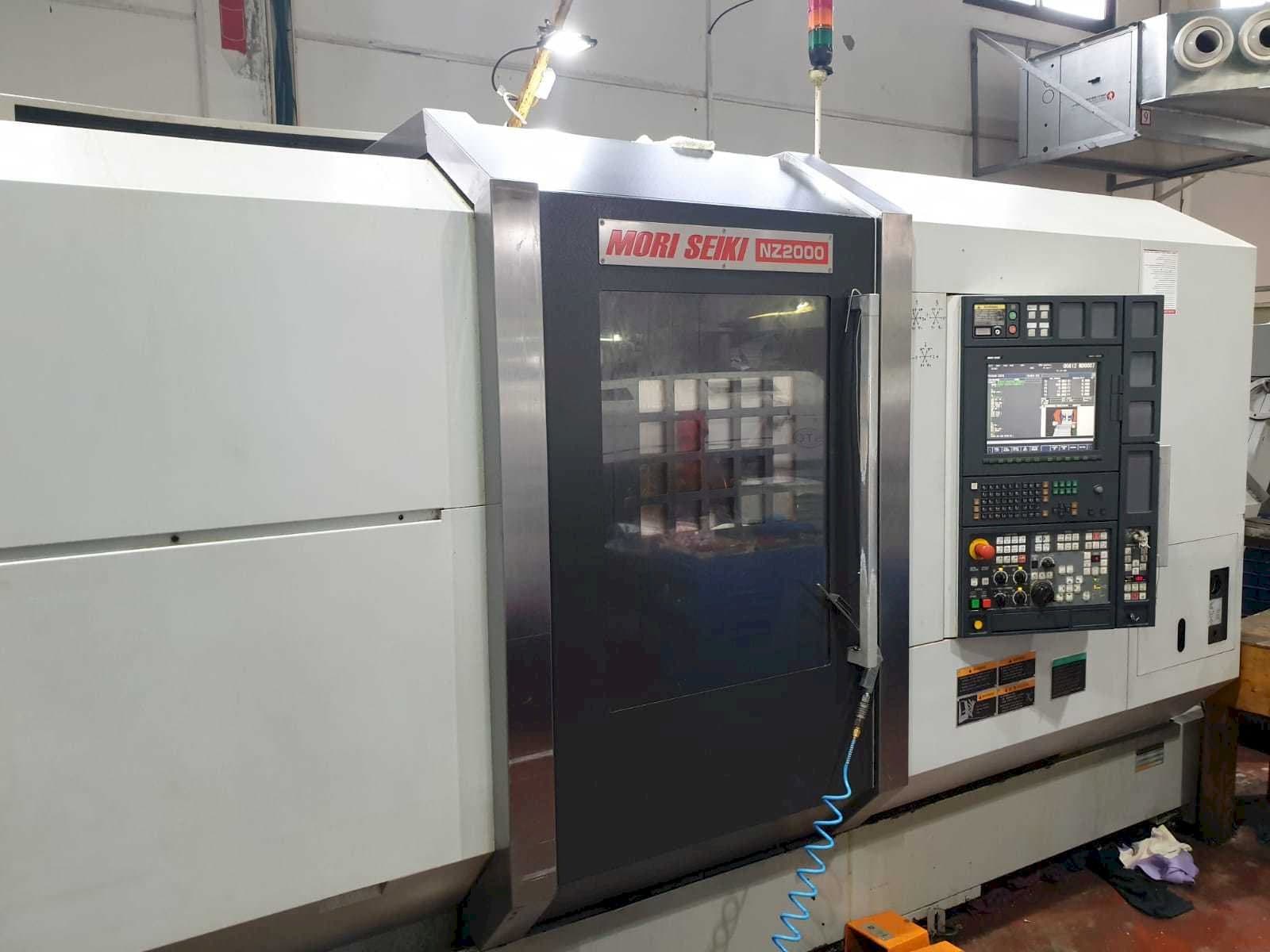 Frontansicht der MORI SEIKI NZ2000 T3Y3  Maschine