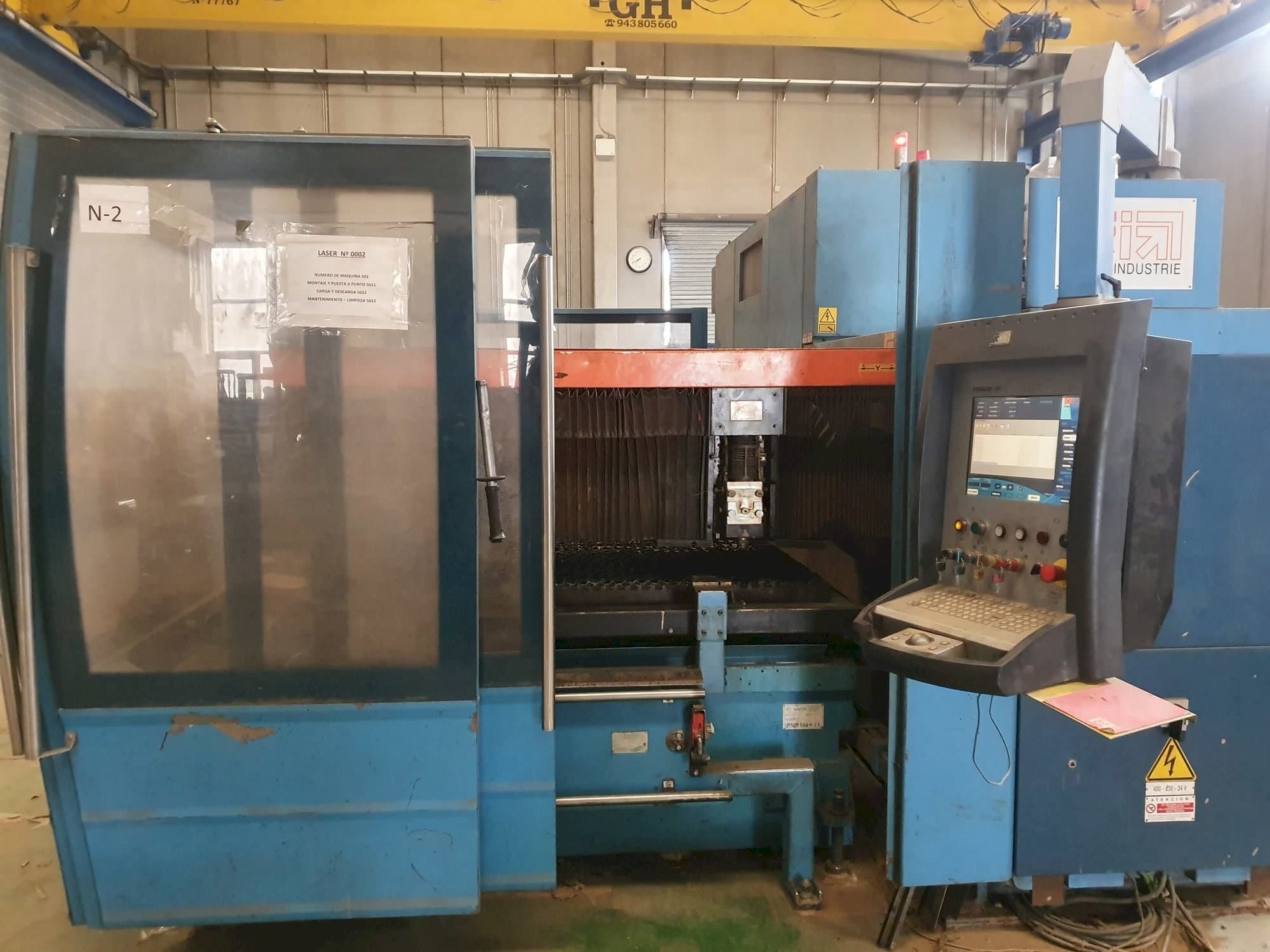 Frontansicht der Prima Industrie Platino 1530HS  Maschine