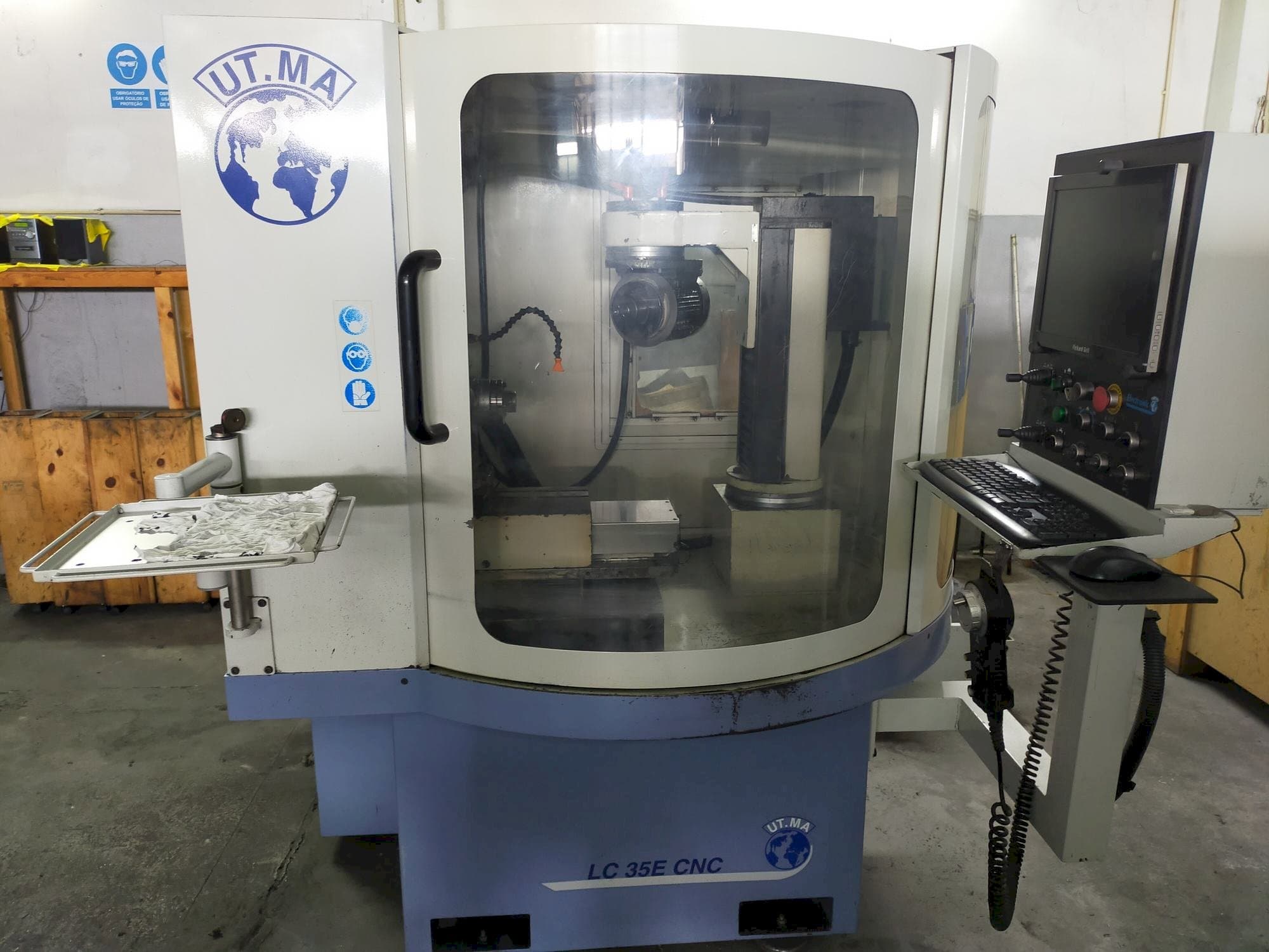 Frontansicht der UT.MA LC 35E  Maschine