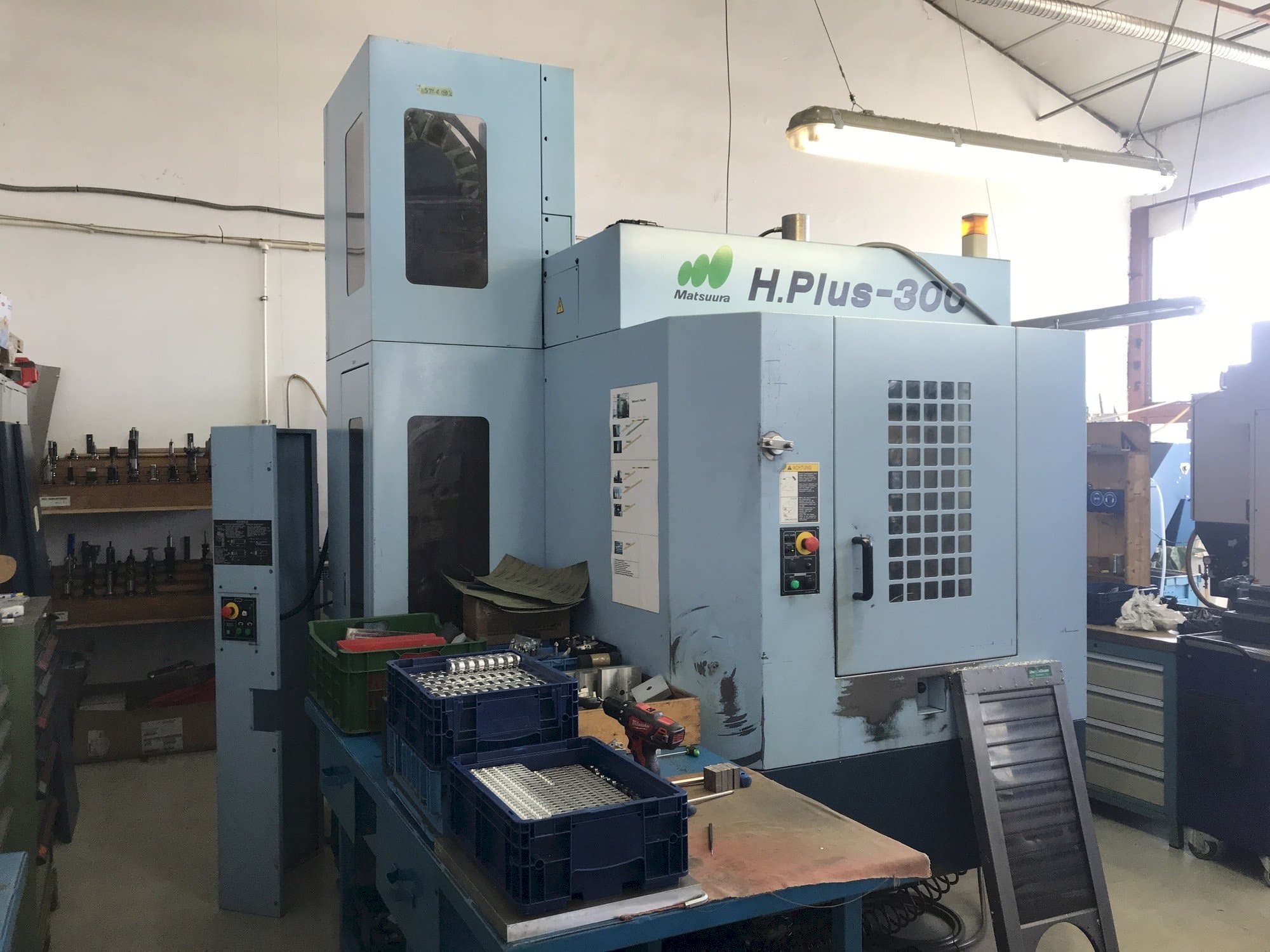 Frontansicht der Matsuura H.PLUS-300  Maschine
