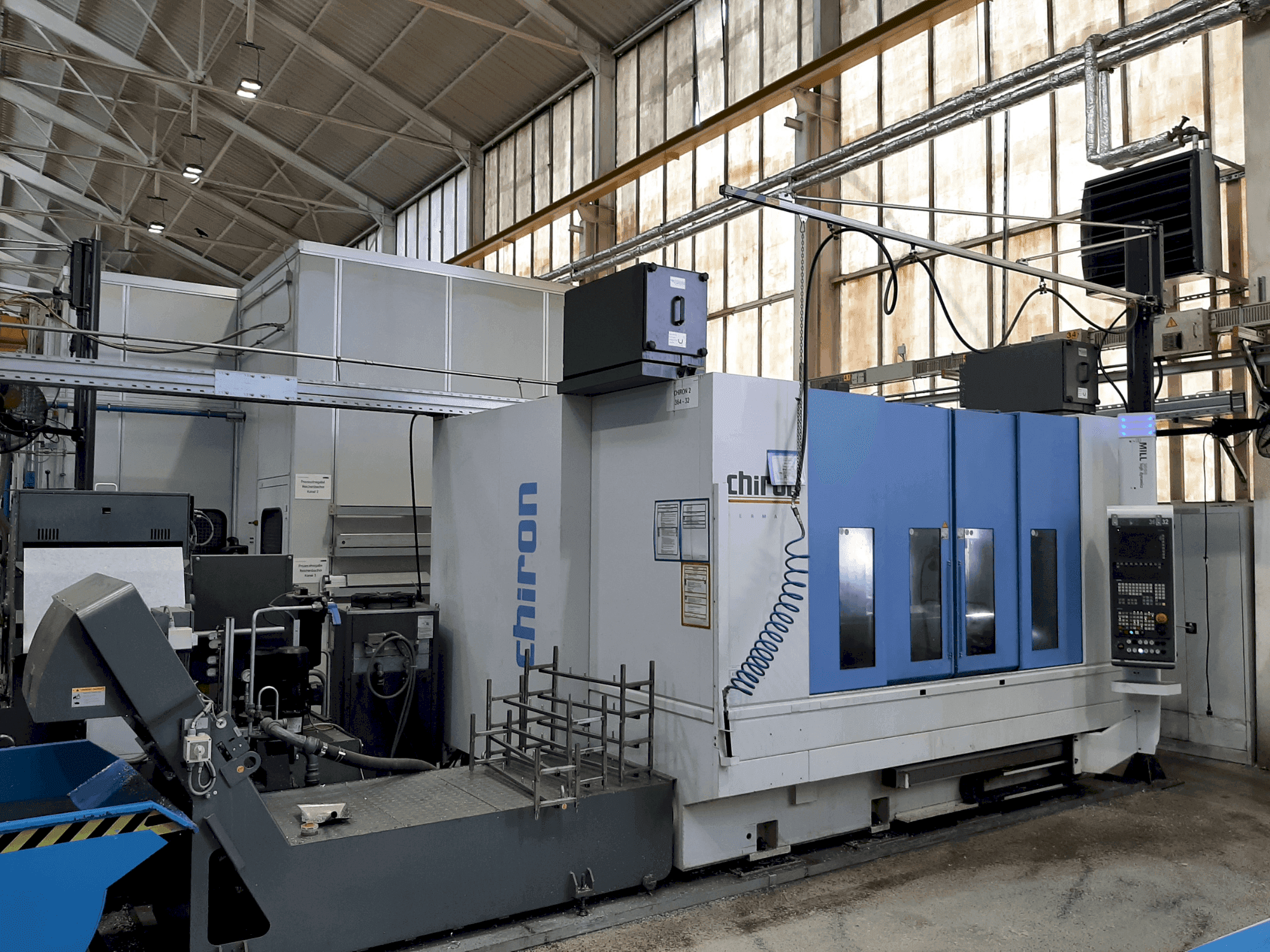 Frontansicht der CHIRON Mill 2000 High Dynamics (2018)  Maschine