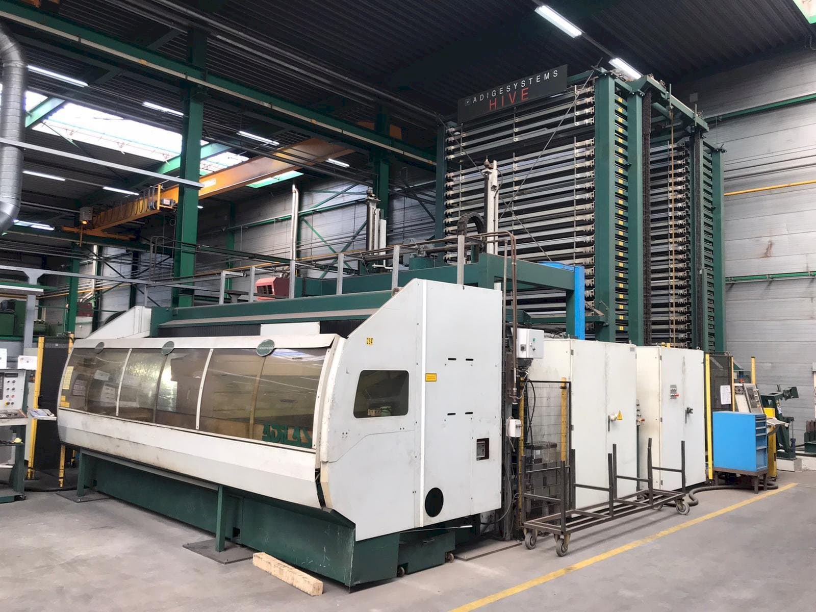 Frontansicht der BLM Adige Adilas 3,2kW CO2 laser 3015 + automation  Maschine