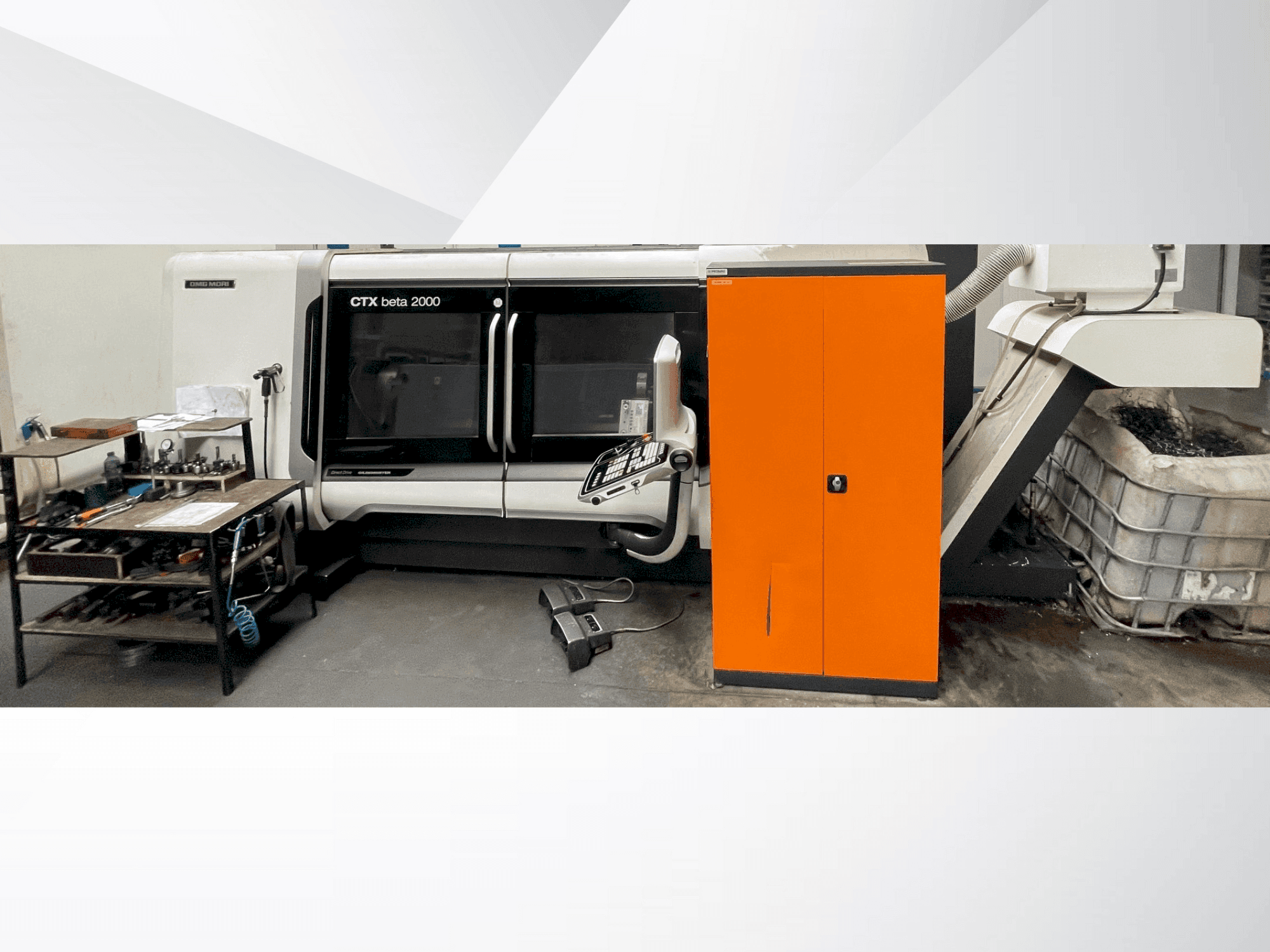 Frontansicht der DMG MORI CTX 2000  Maschine