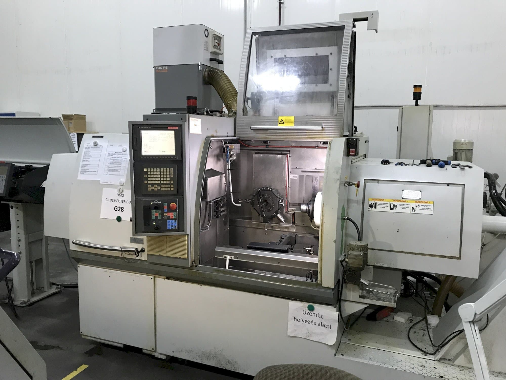 Frontansicht der Gildemeister GD32  Maschine