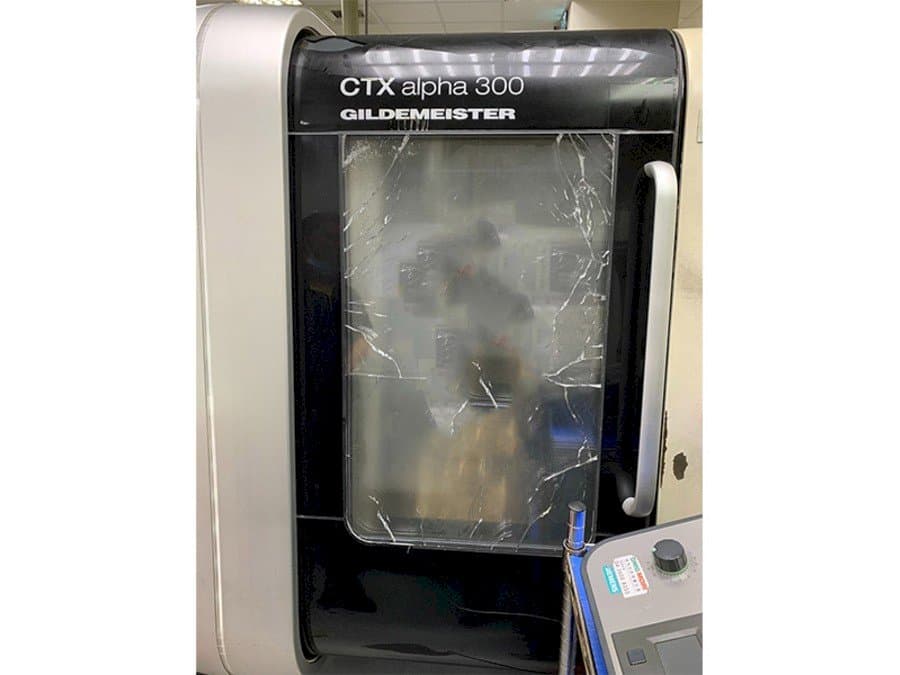 Frontansicht der Gildemeister CTX Alpha 300 V4  Maschine