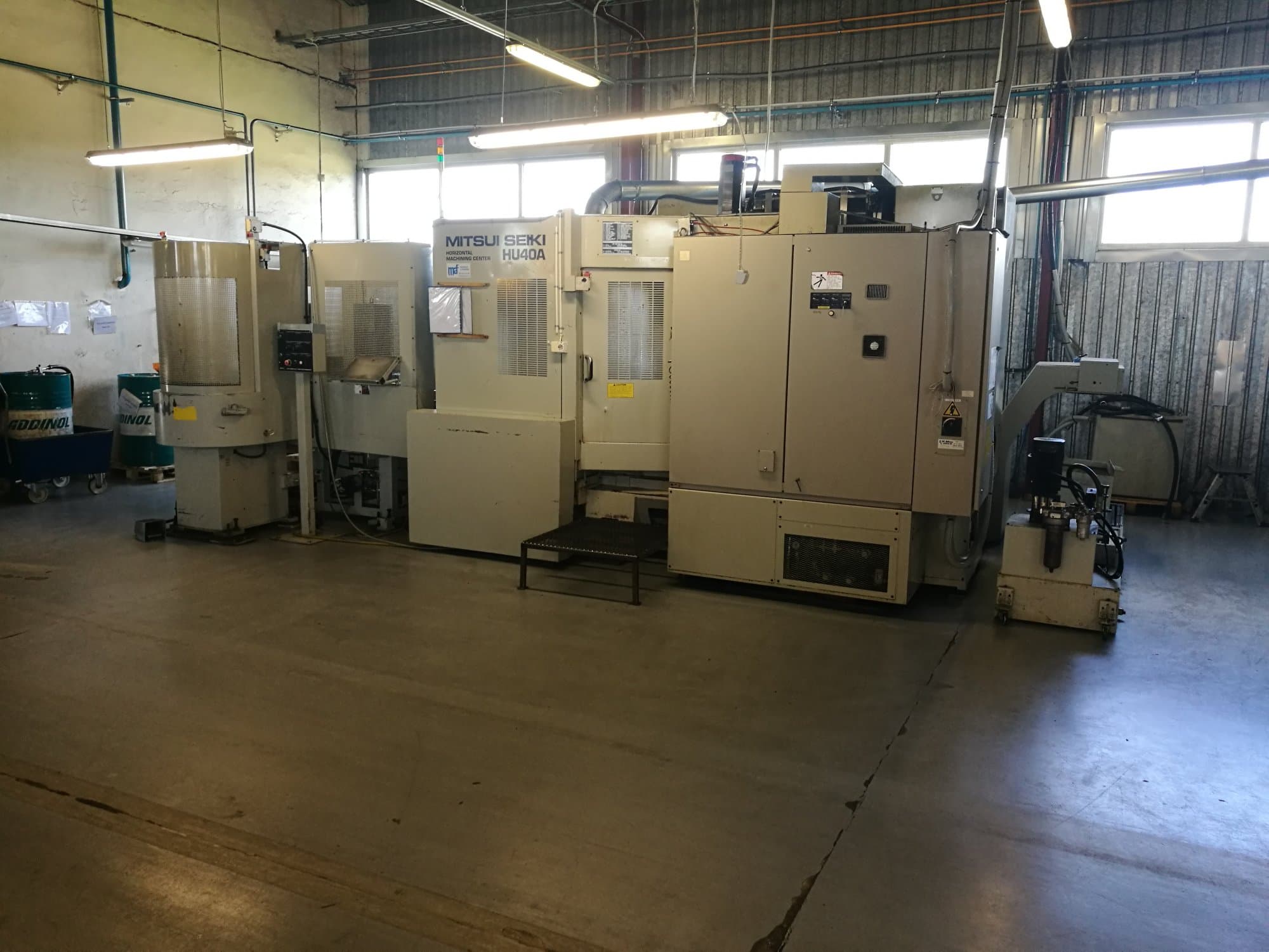 Frontansicht 1 der Mitsui Seiki HU40A Maschine