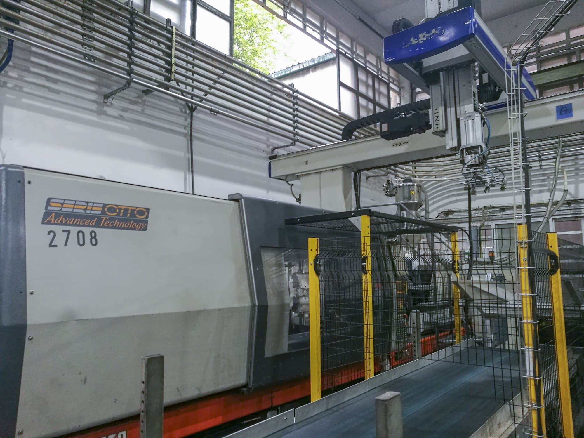 Linke Ansicht 1 der SANDRETTO 2054-380 Maschine